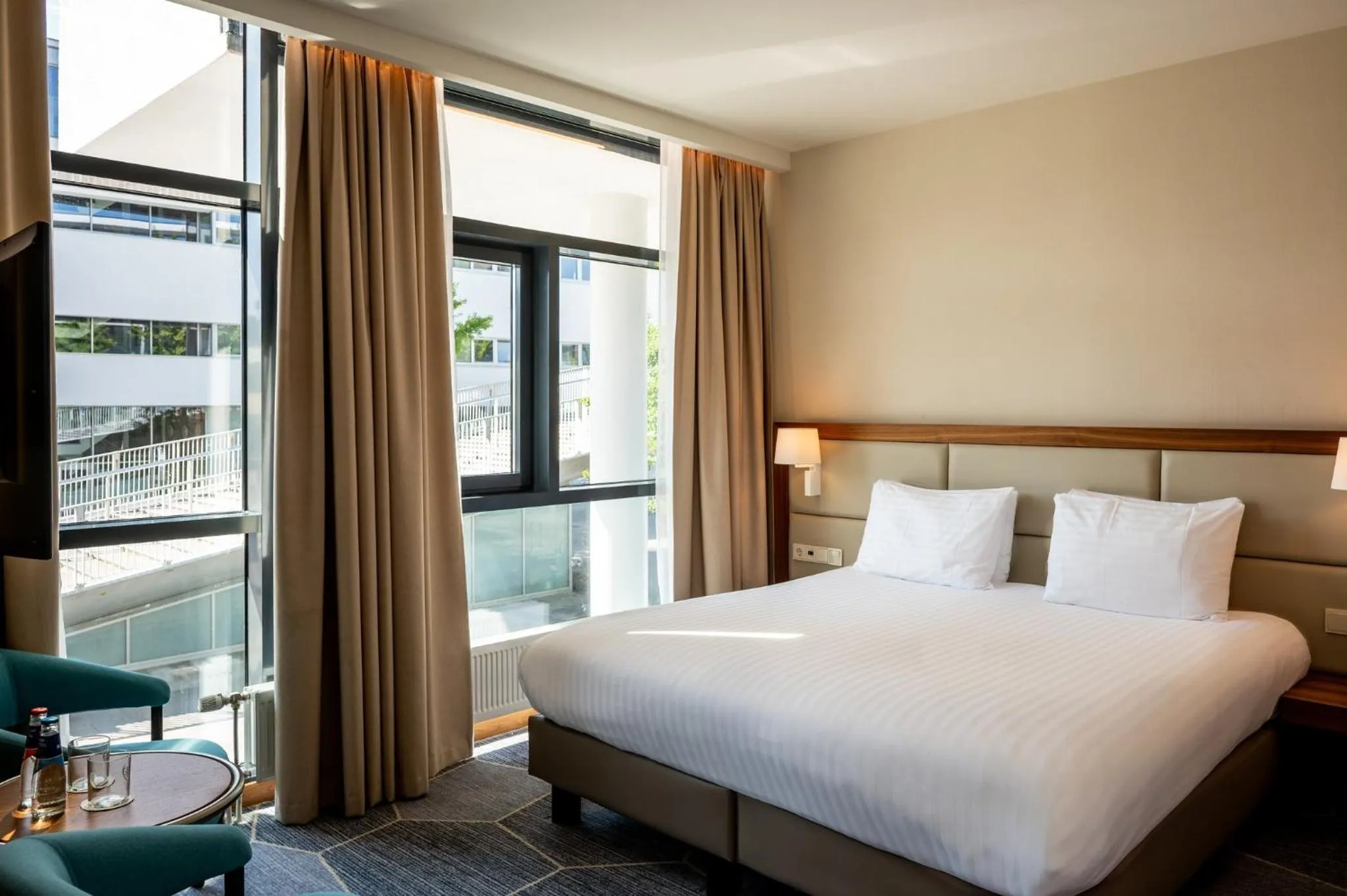 Photo of the whole room, Bed in Crowne Plaza Maastricht by IHG