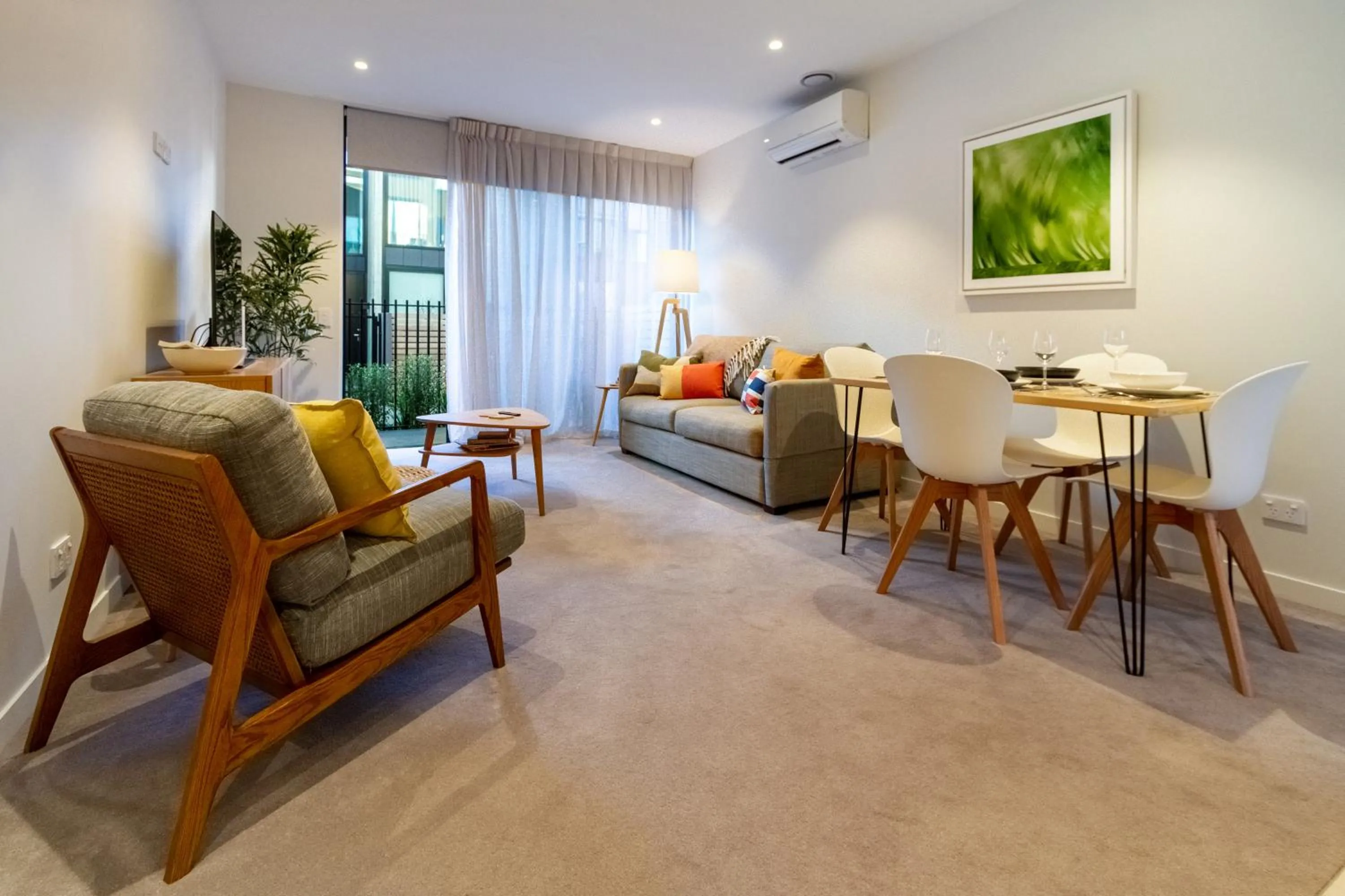 One-Bedroom Apartment in Latimer Square 1 bed 1 bath - Single Level