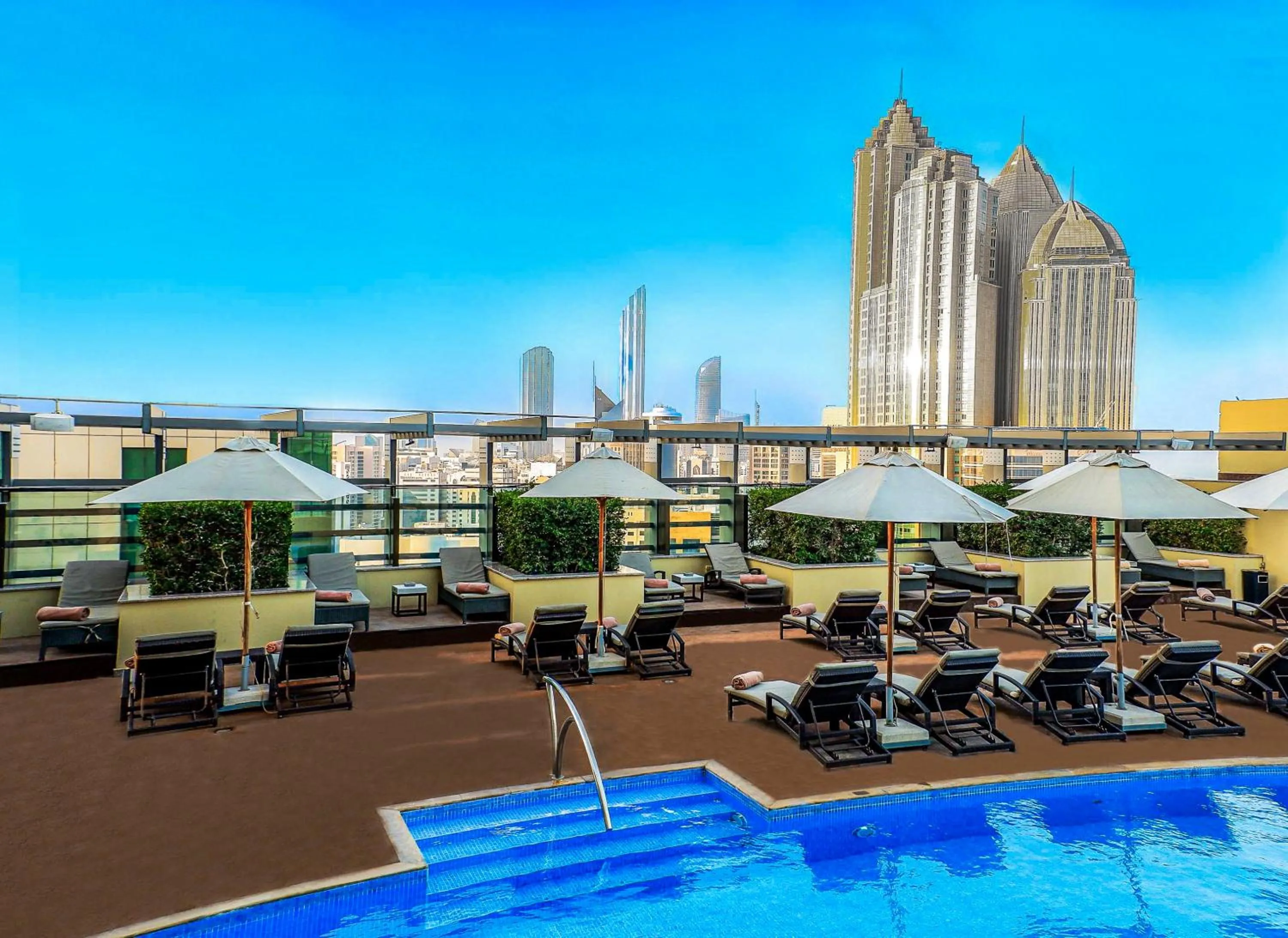 Swimming pool in Southern Sun Abu Dhabi