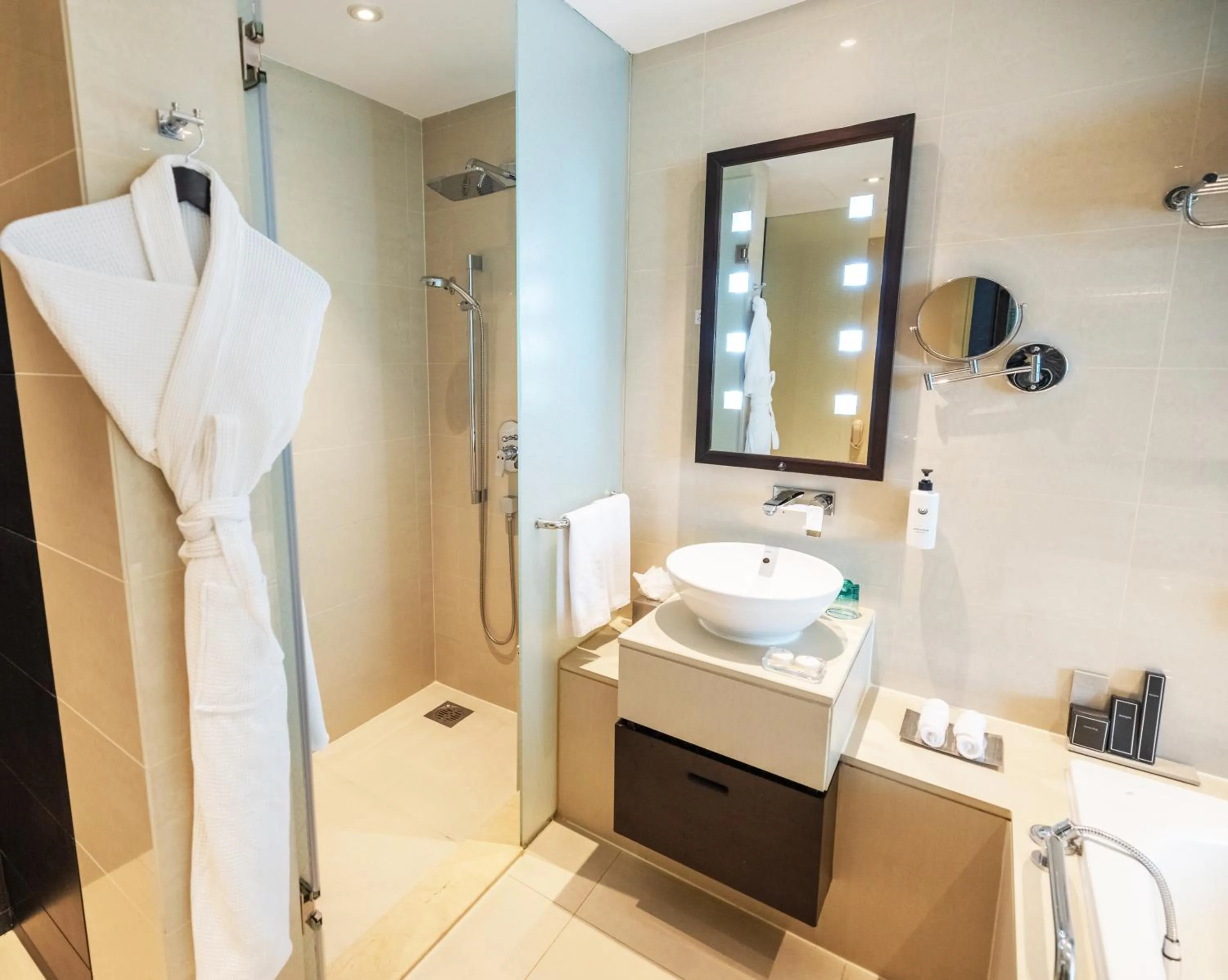 Bathroom in Southern Sun Abu Dhabi