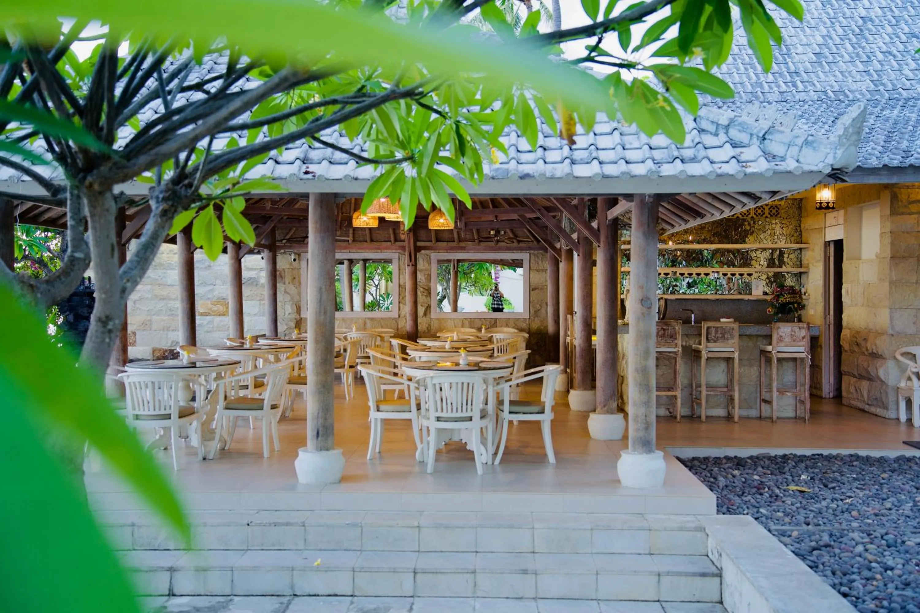 Restaurant/places to eat in Dhauteya Villa