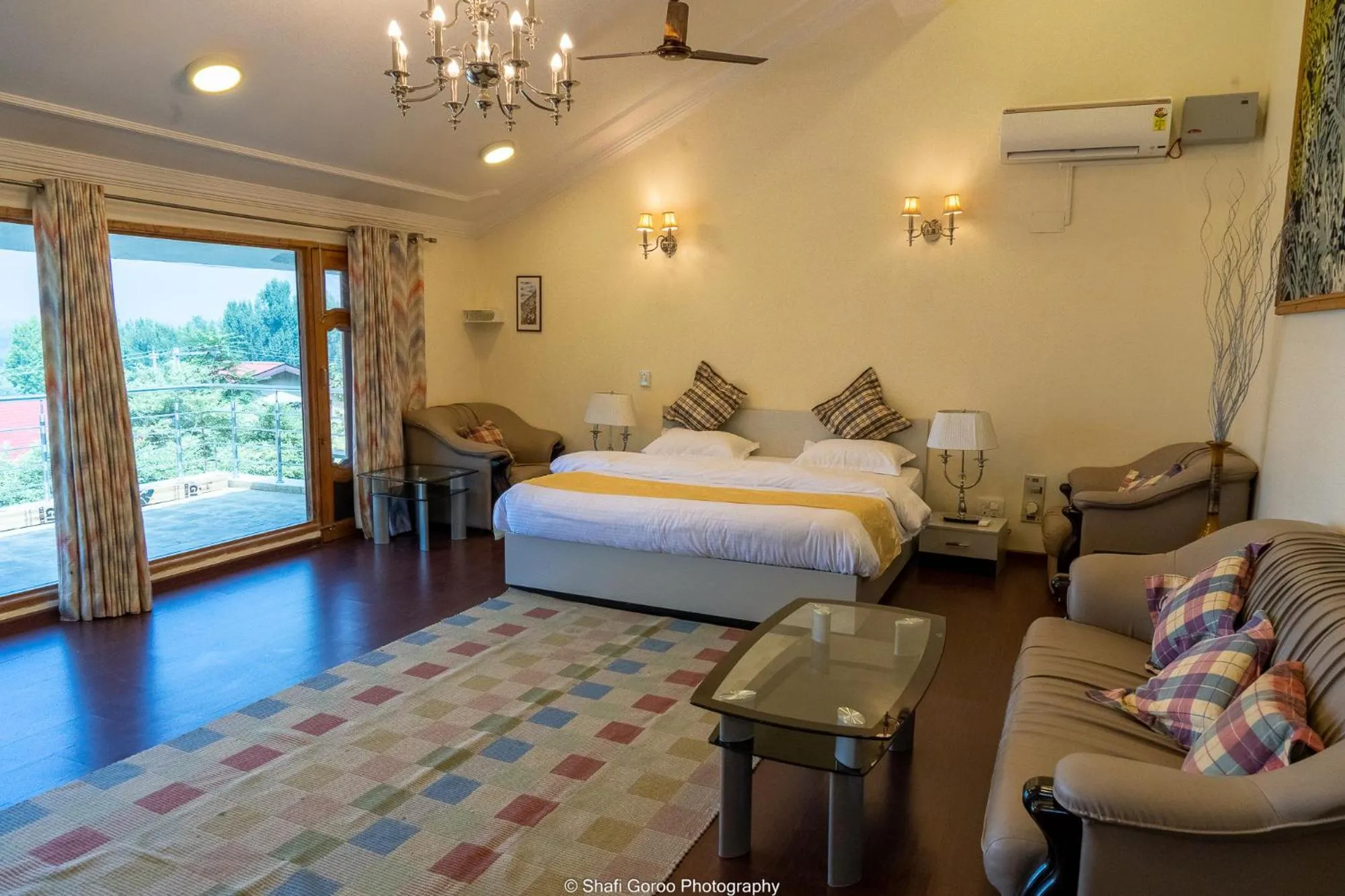 Bedroom, Bed in Orania