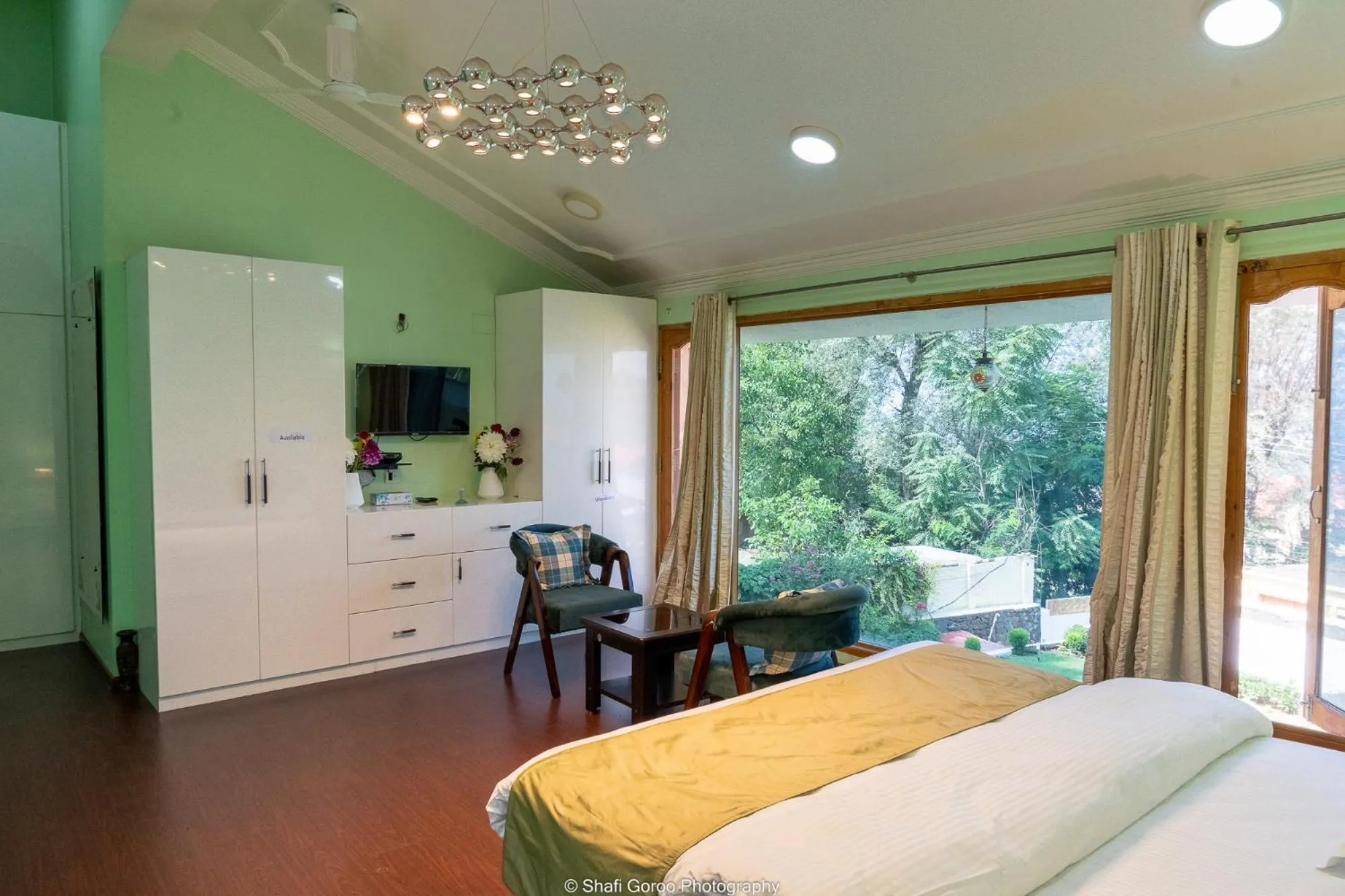 Bedroom, Bed in Orania