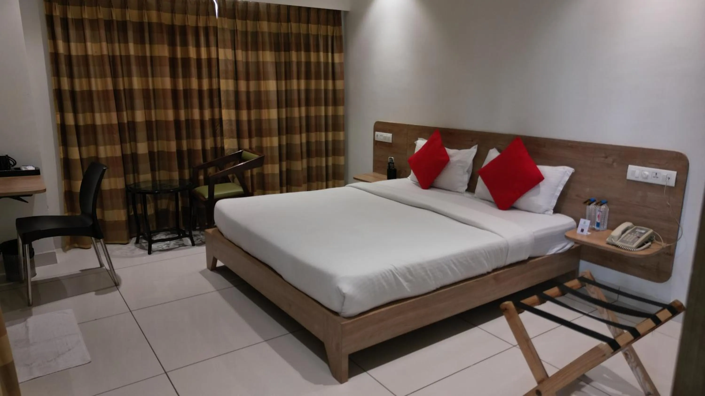 Bed in Sapphero Akshar Inn- Jamnagar