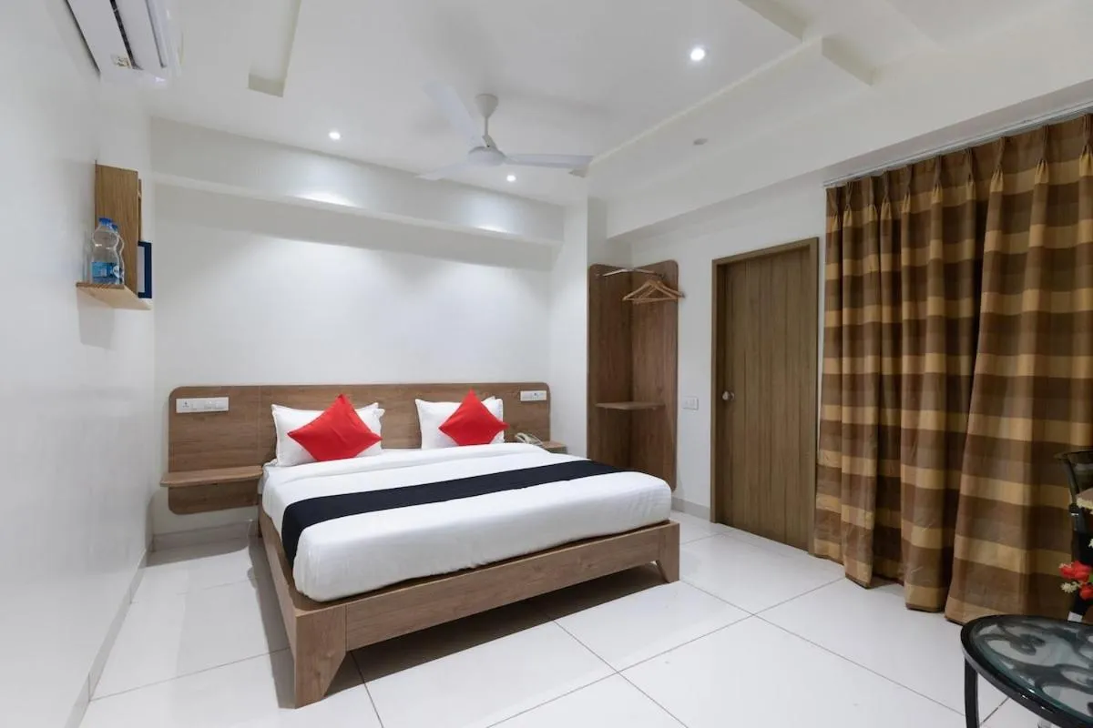 Bedroom, Bed in Sapphero Akshar Inn- Jamnagar