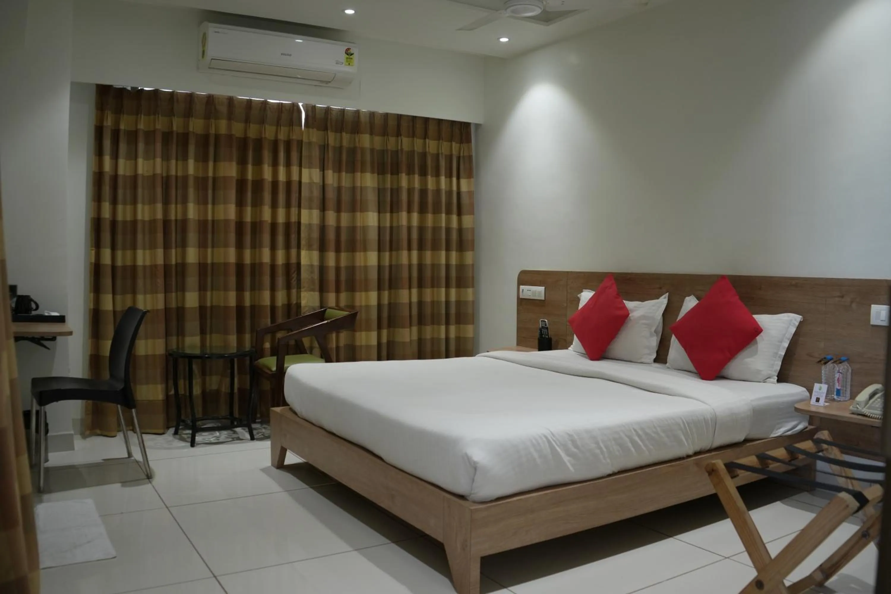 Bed in Sapphero Akshar Inn- Jamnagar