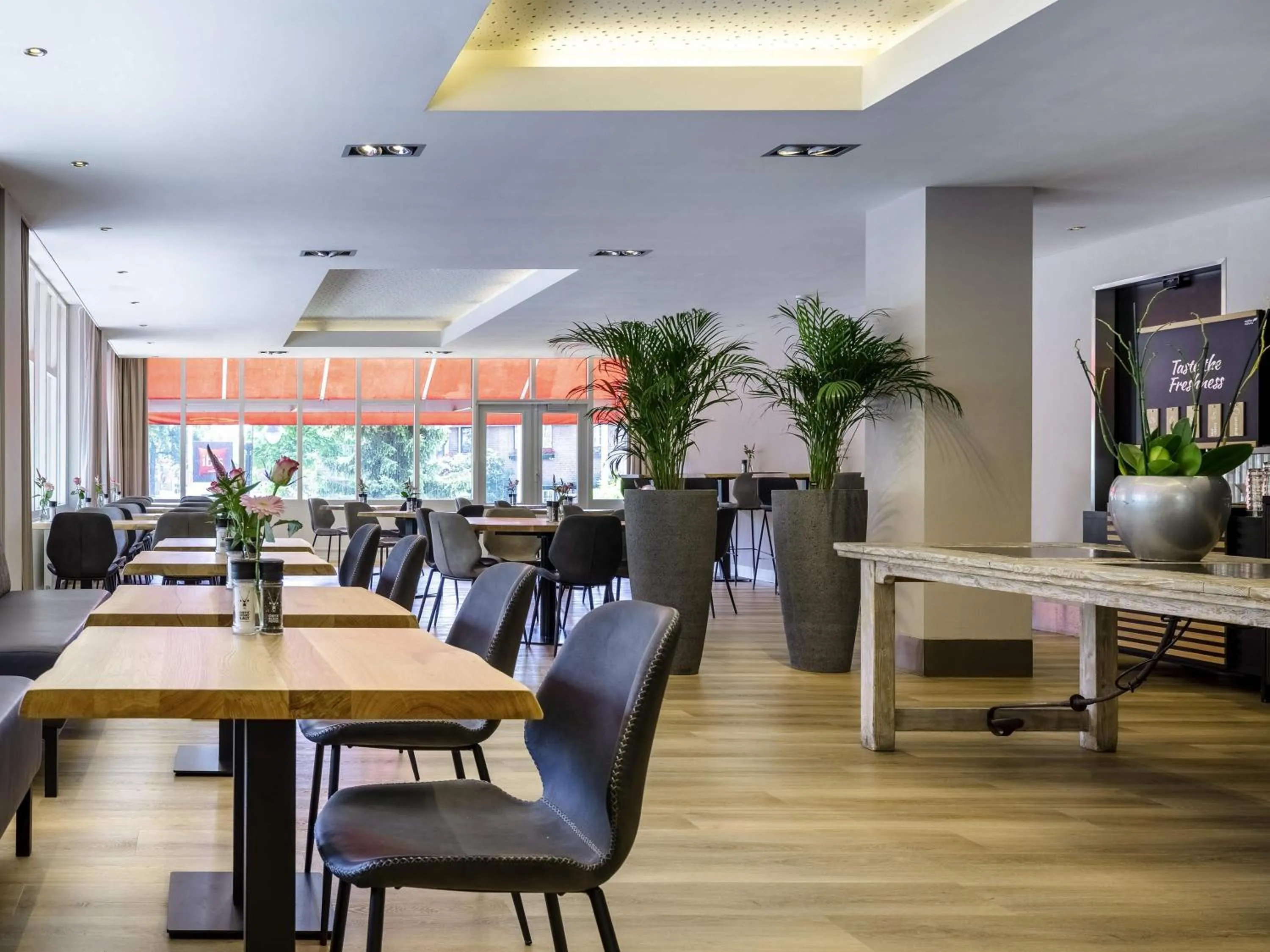Restaurant/places to eat in ibis Utrecht