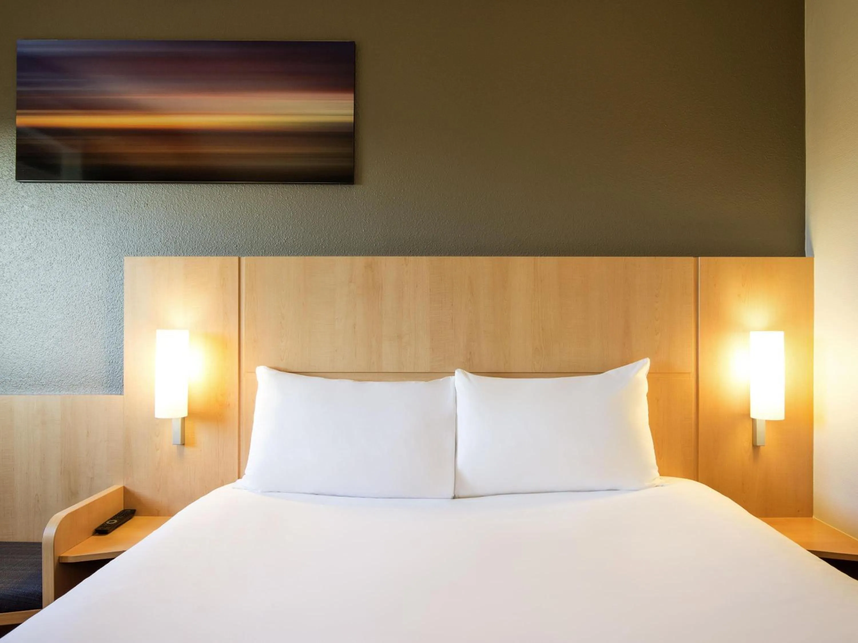 Standard Double Room in ibis Utrecht