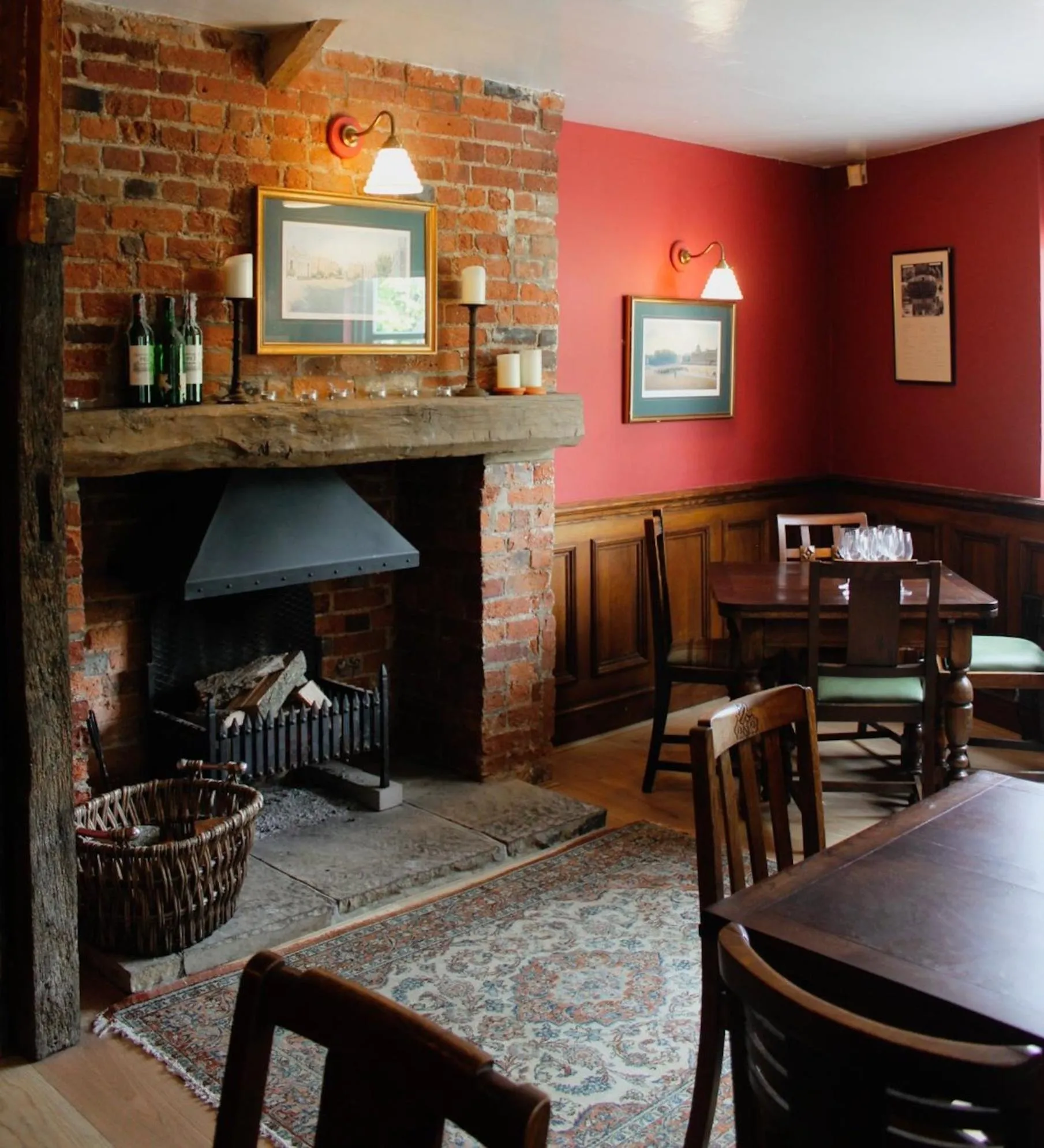 Seating area in The George Inn St Mary Bourne