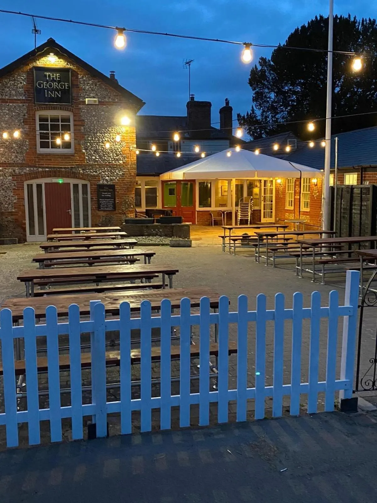 Night in The George Inn St Mary Bourne