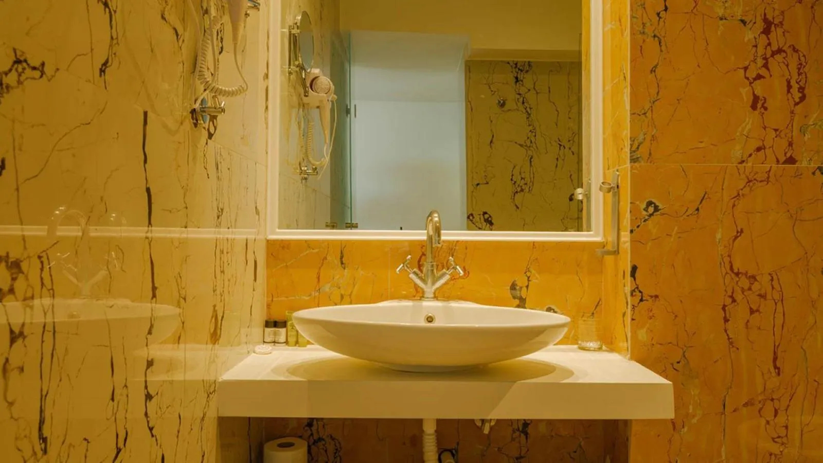 Bathroom in Ninos Grand Beach Resort