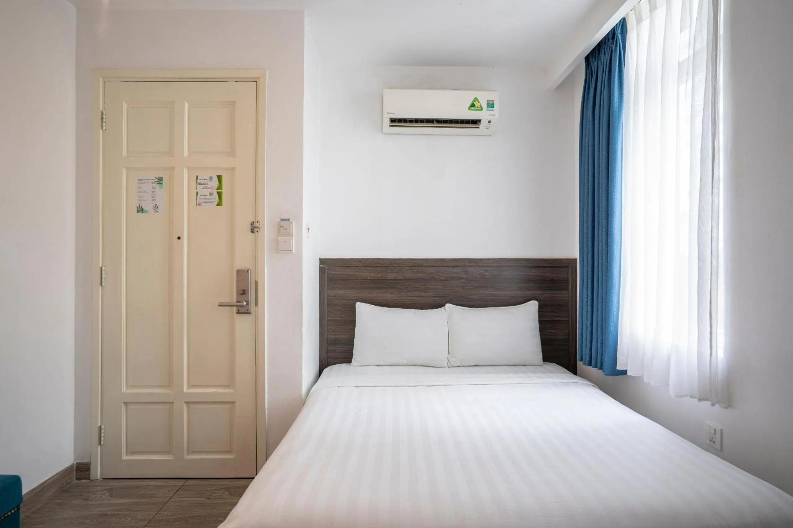 Bed in La Airport Tan Binh Hotel