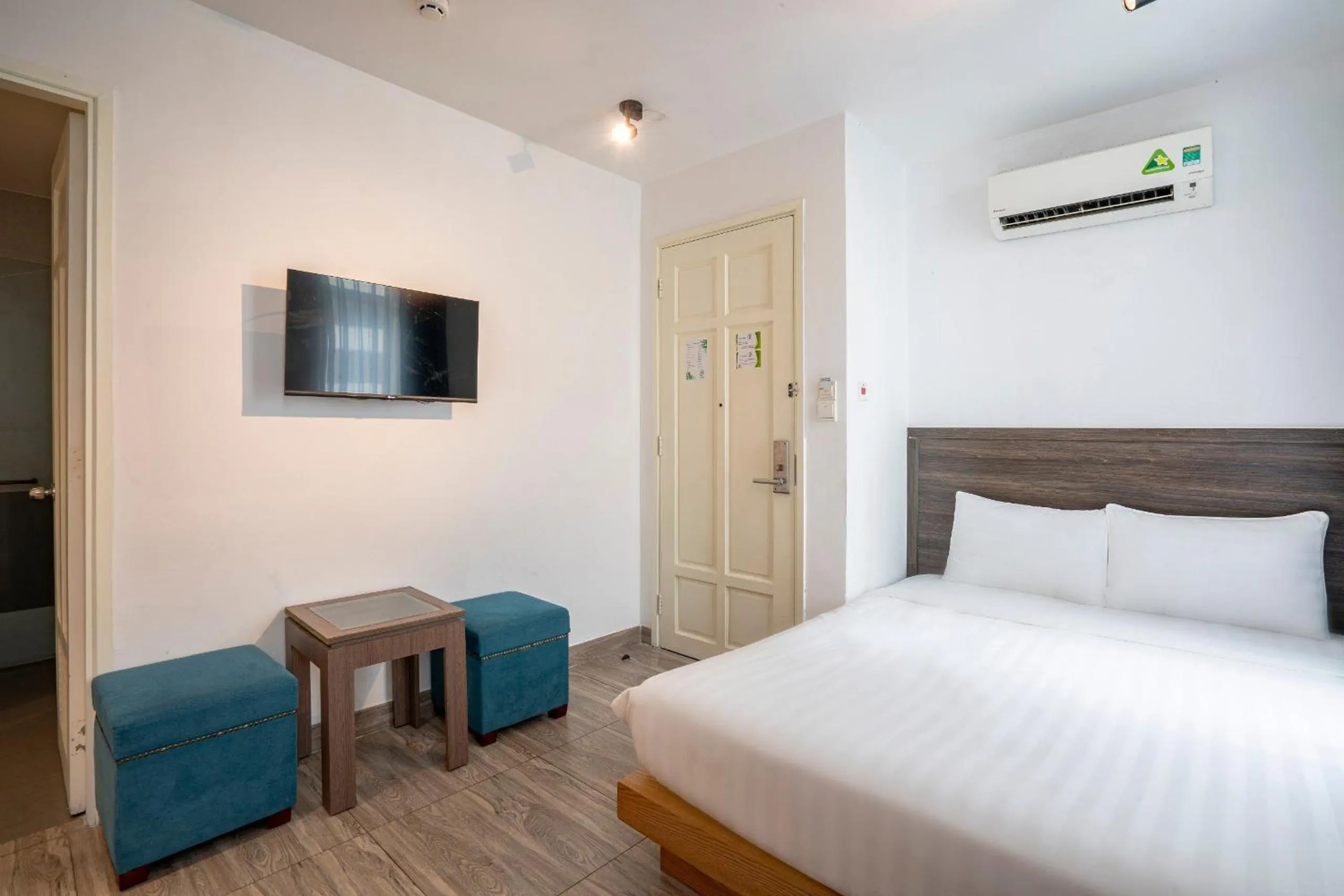 Bed in La Airport Tan Binh Hotel