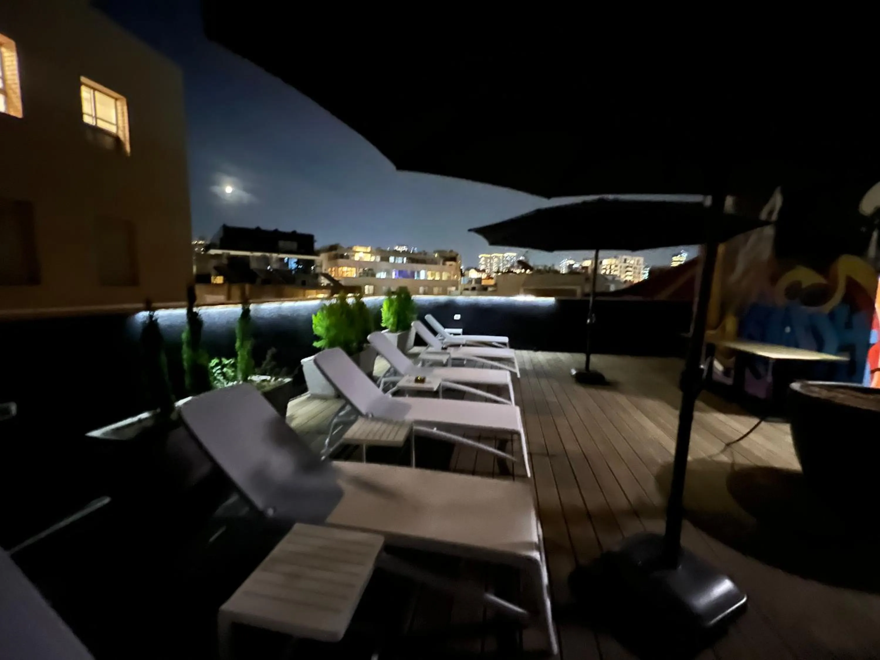 Restaurant/Places to Eat in Beer Garden Hotel