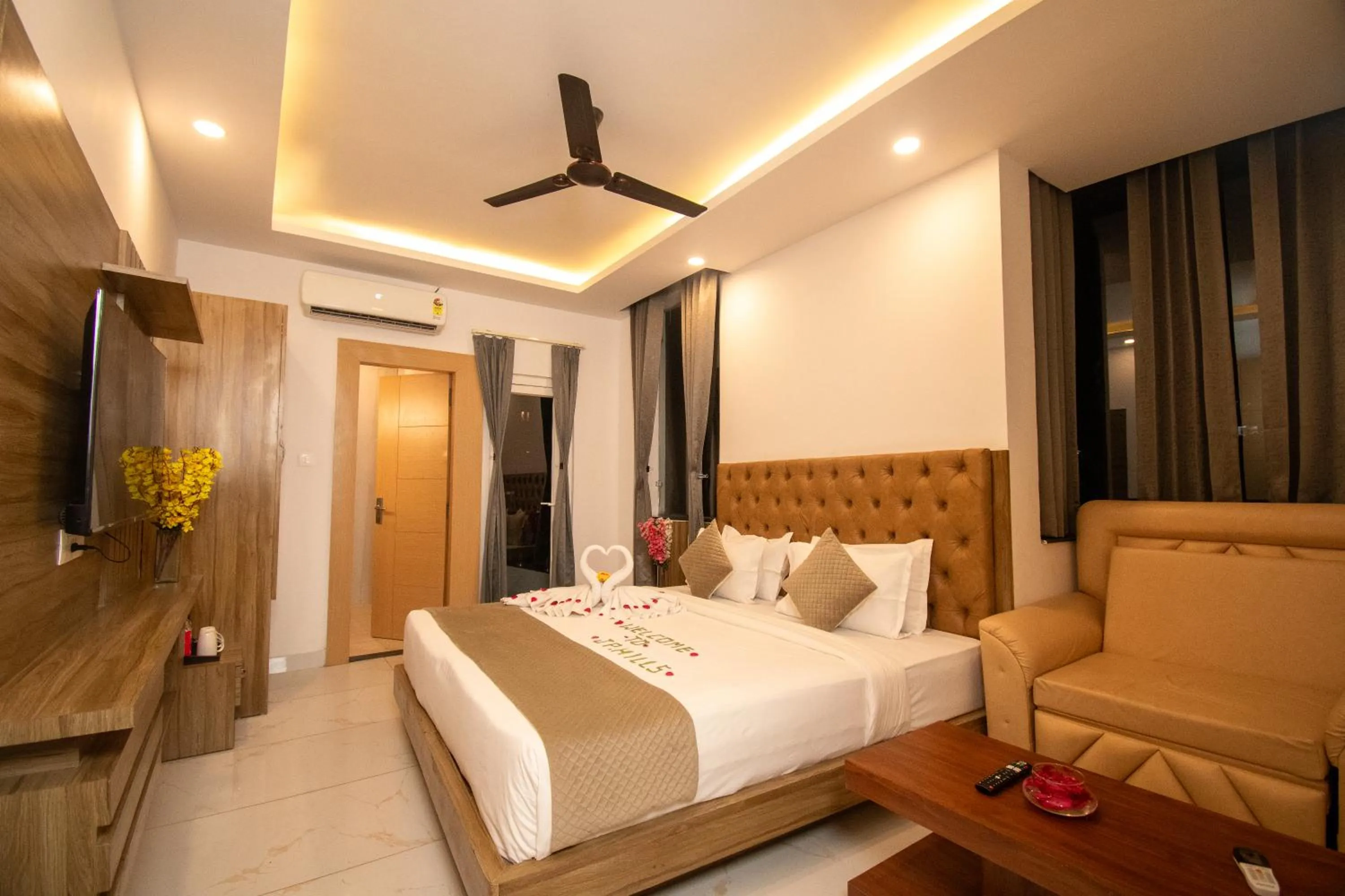 Bed in Hotel JP Hills Rishikesh