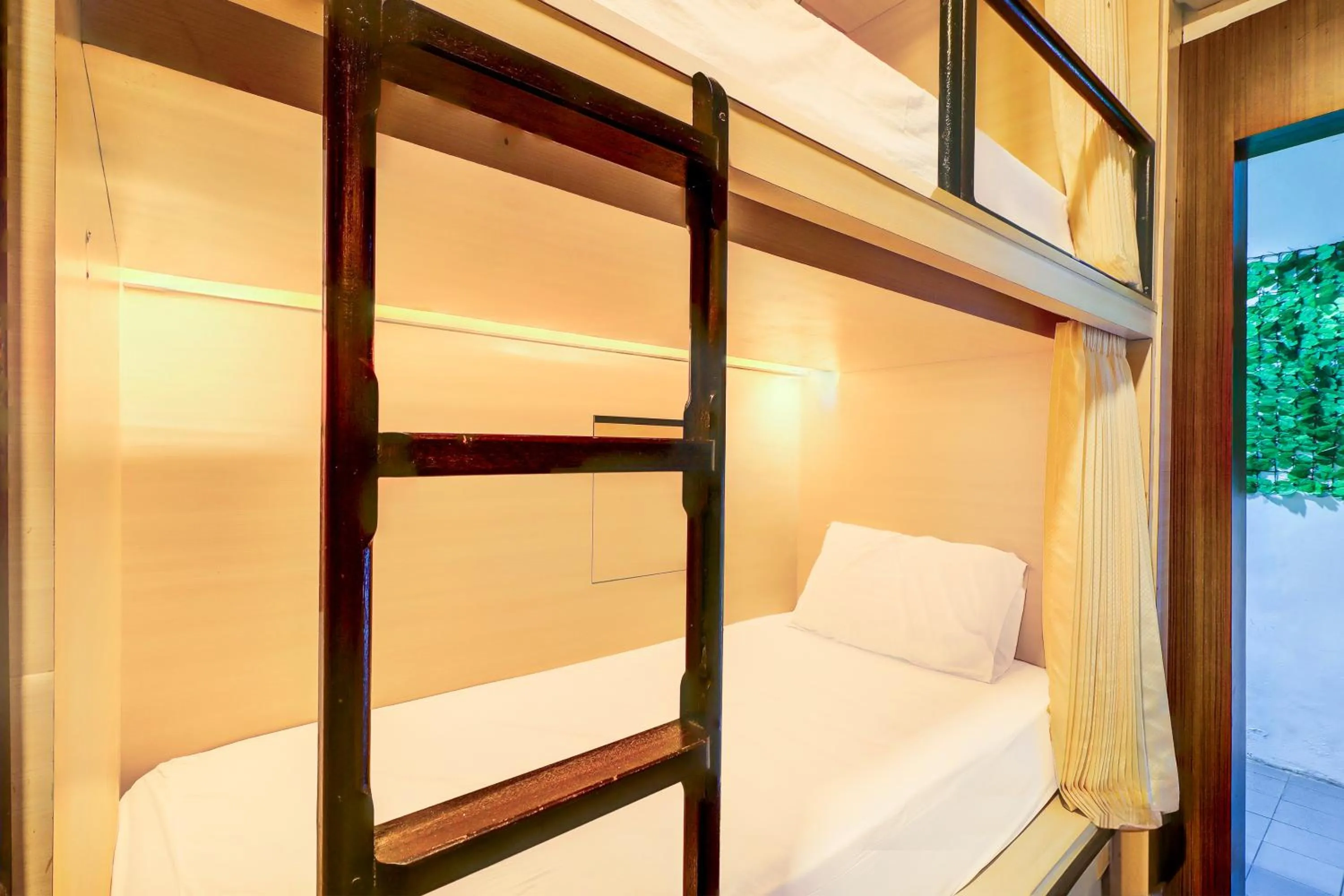 bunk bed, Bed in Super OYO Capital O 93486 Anna Inn Kuta