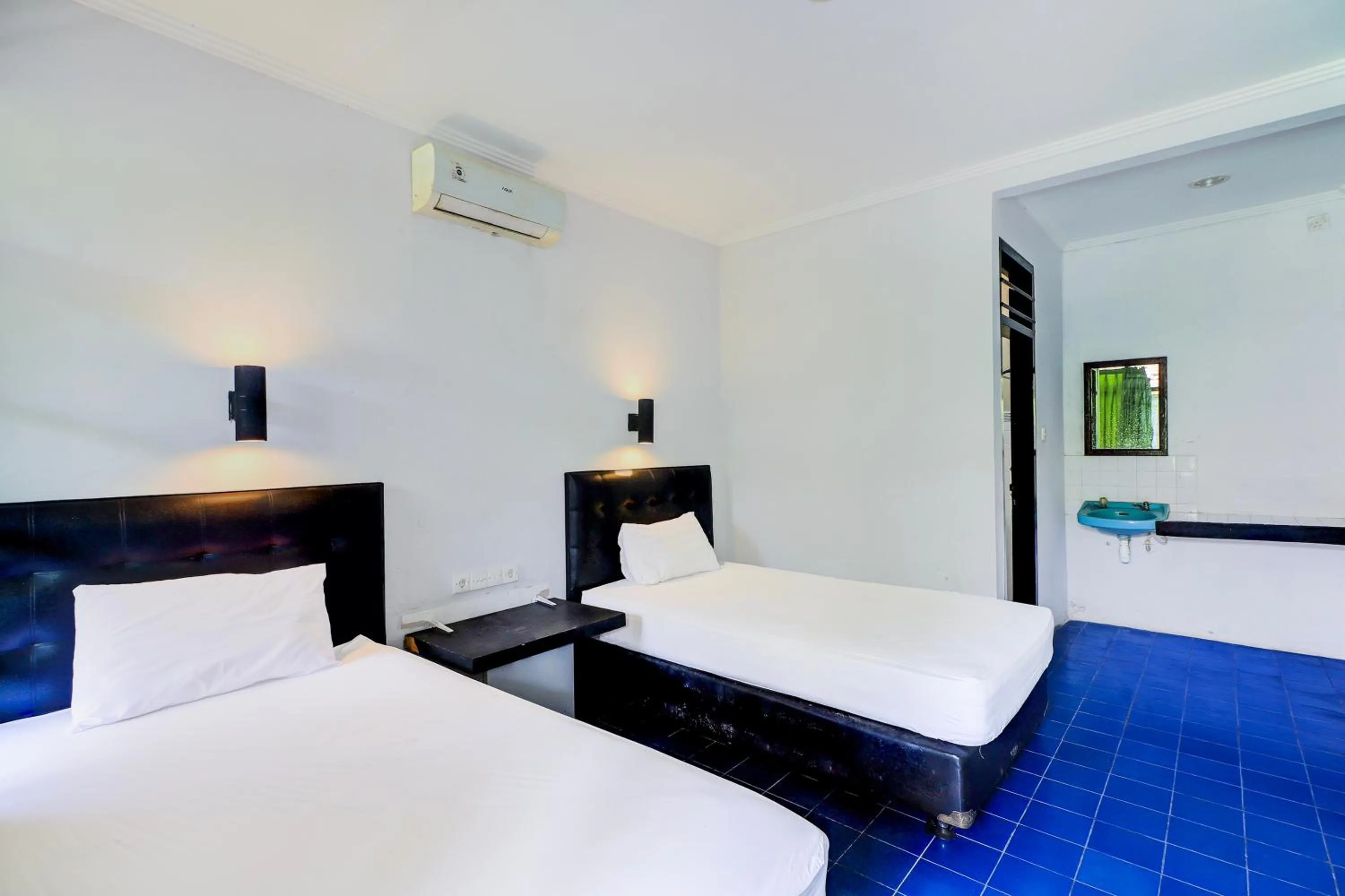 Bedroom, Bed in Super OYO Capital O 93486 Anna Inn Kuta