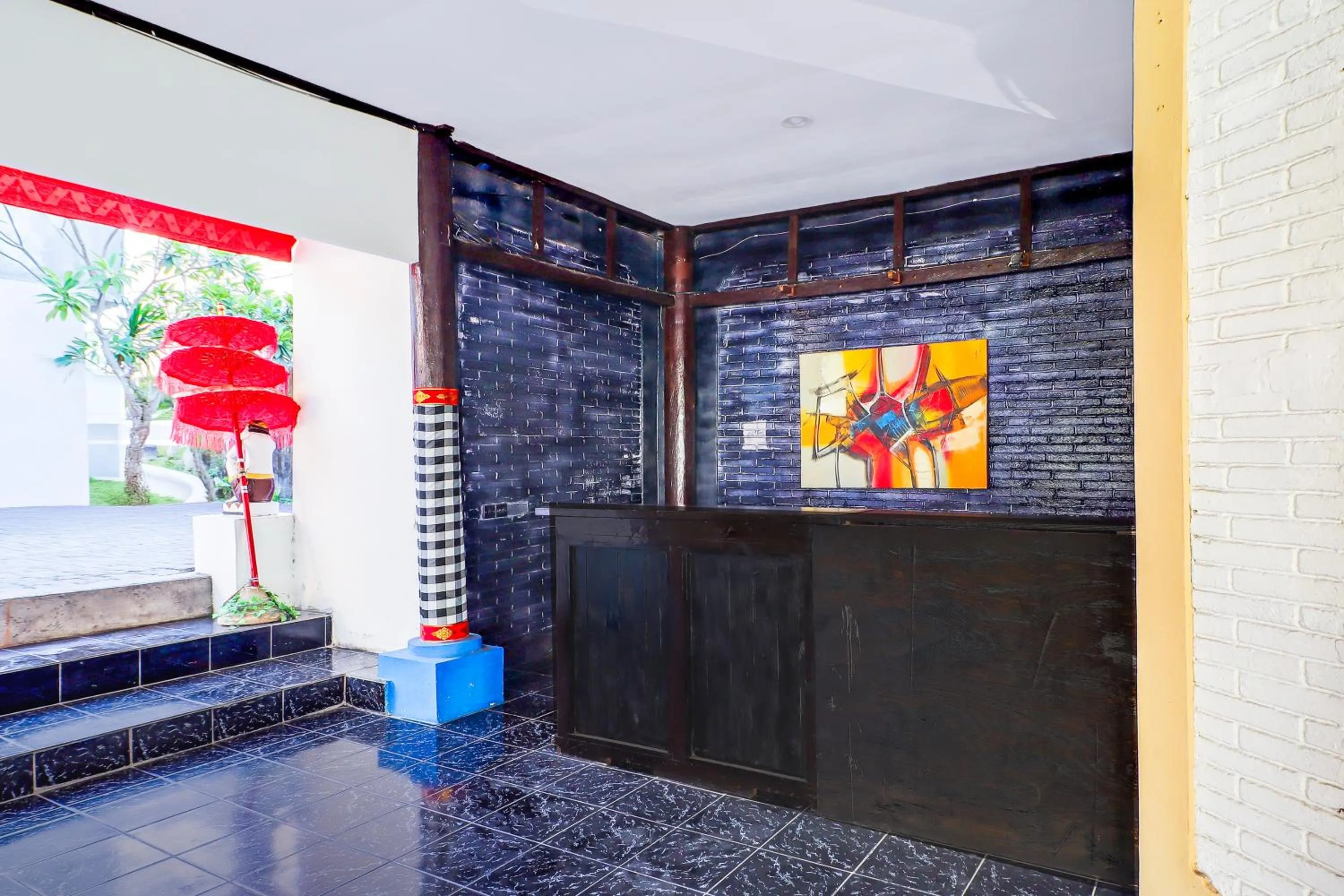 Lobby or reception in Super OYO Capital O 93486 Anna Inn Kuta