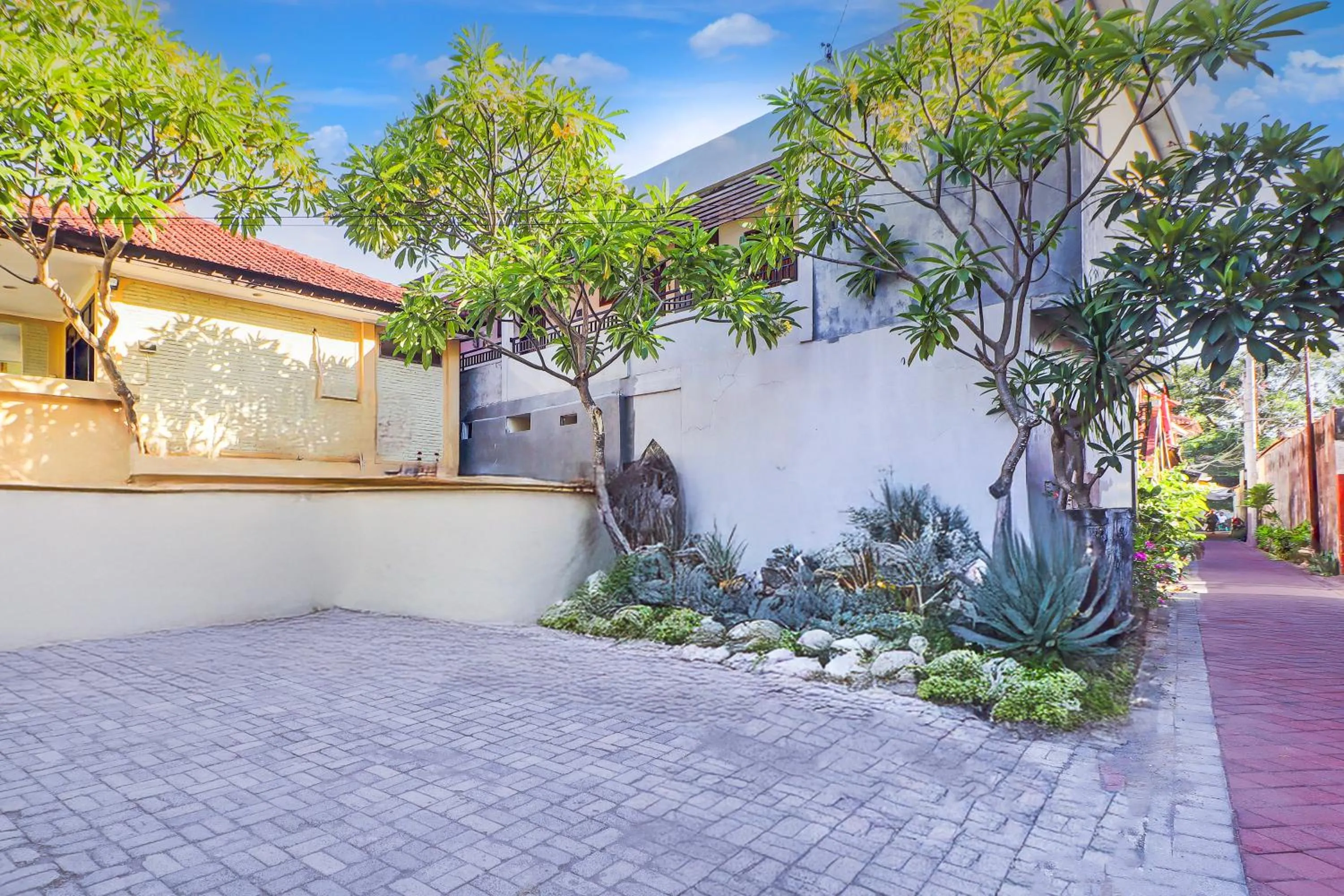 Area and facilities in Super OYO Capital O 93486 Anna Inn Kuta