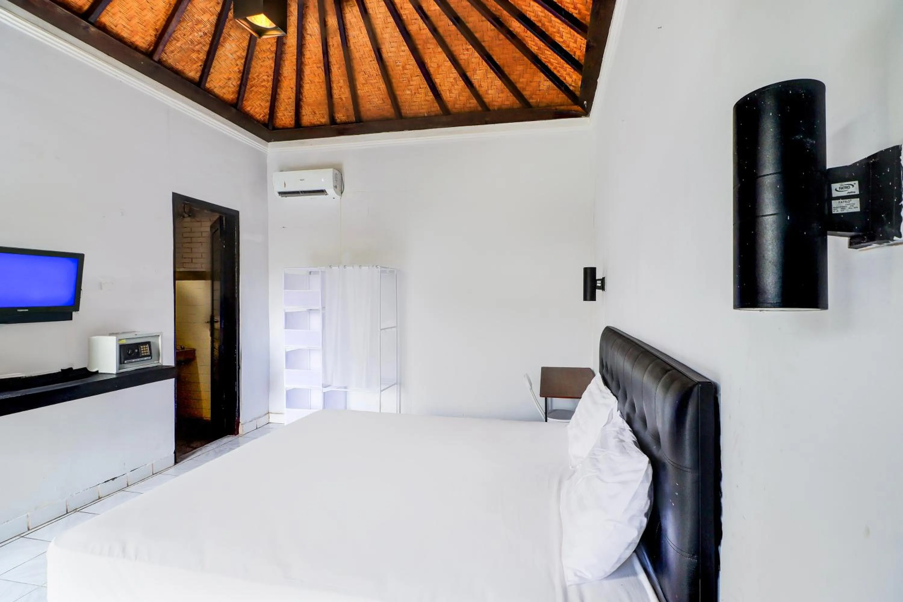 Bedroom, Bed in Super OYO Capital O 93486 Anna Inn Kuta