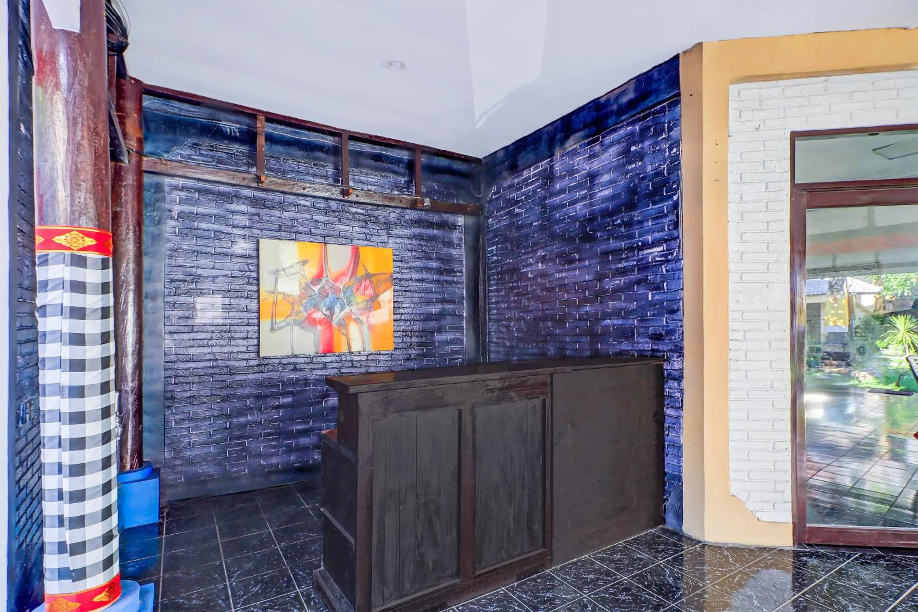 Lobby or reception in Super OYO Capital O 93486 Anna Inn Kuta