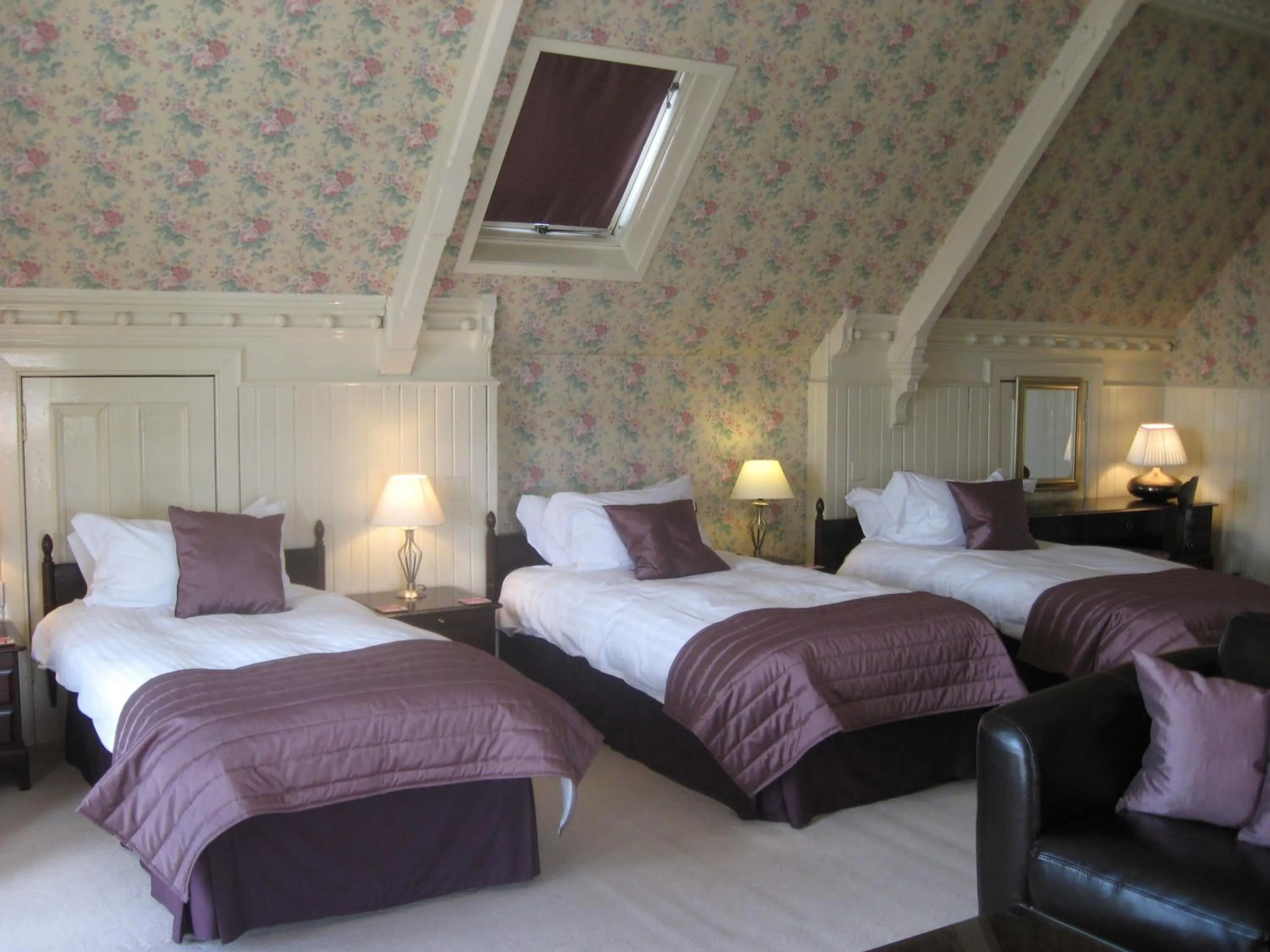 Bedroom, Bed in Shaftesbury Hotel Dundee