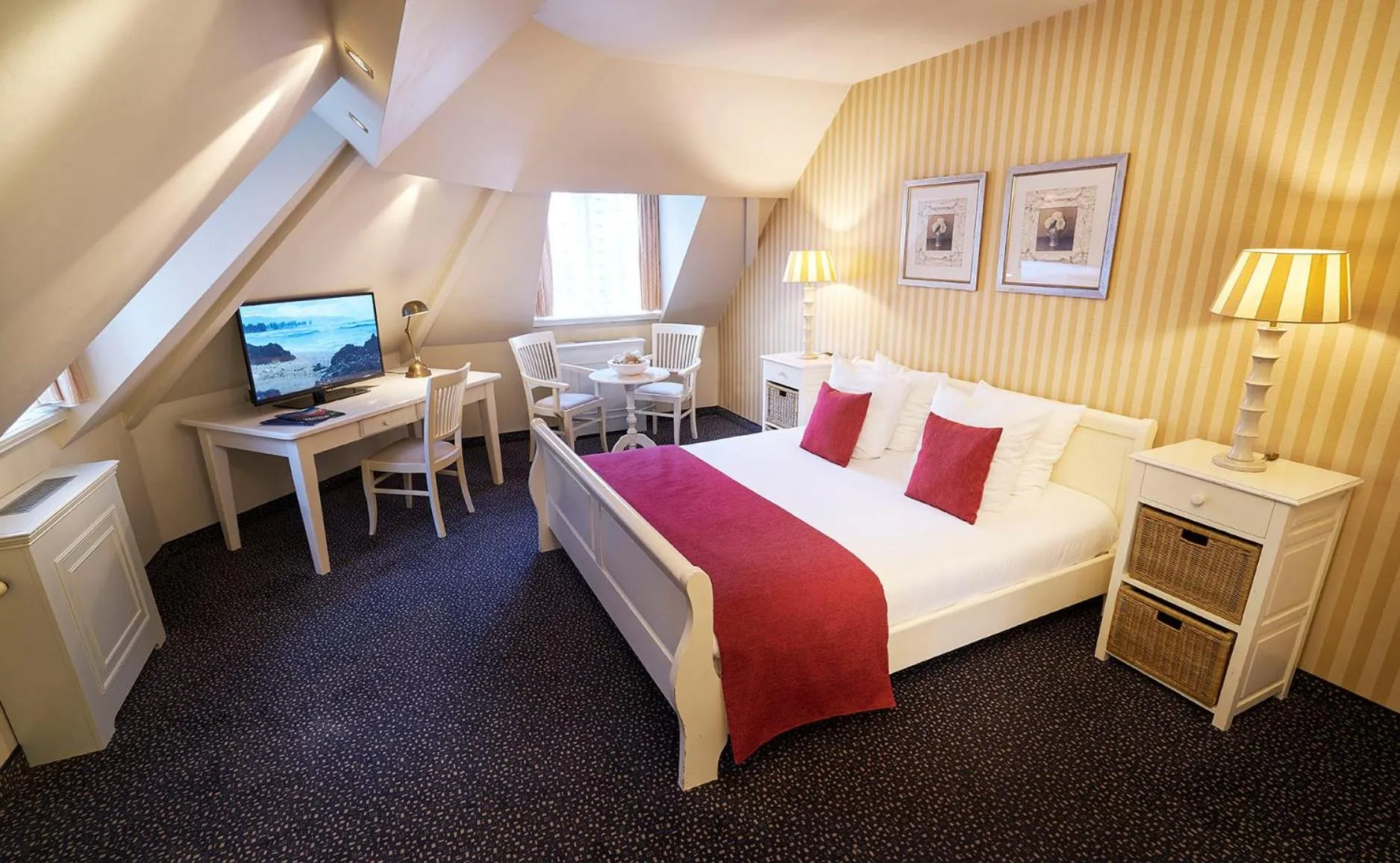 Photo of the whole room, Bed in Amrâth Hotel Lapershoek Arenapark