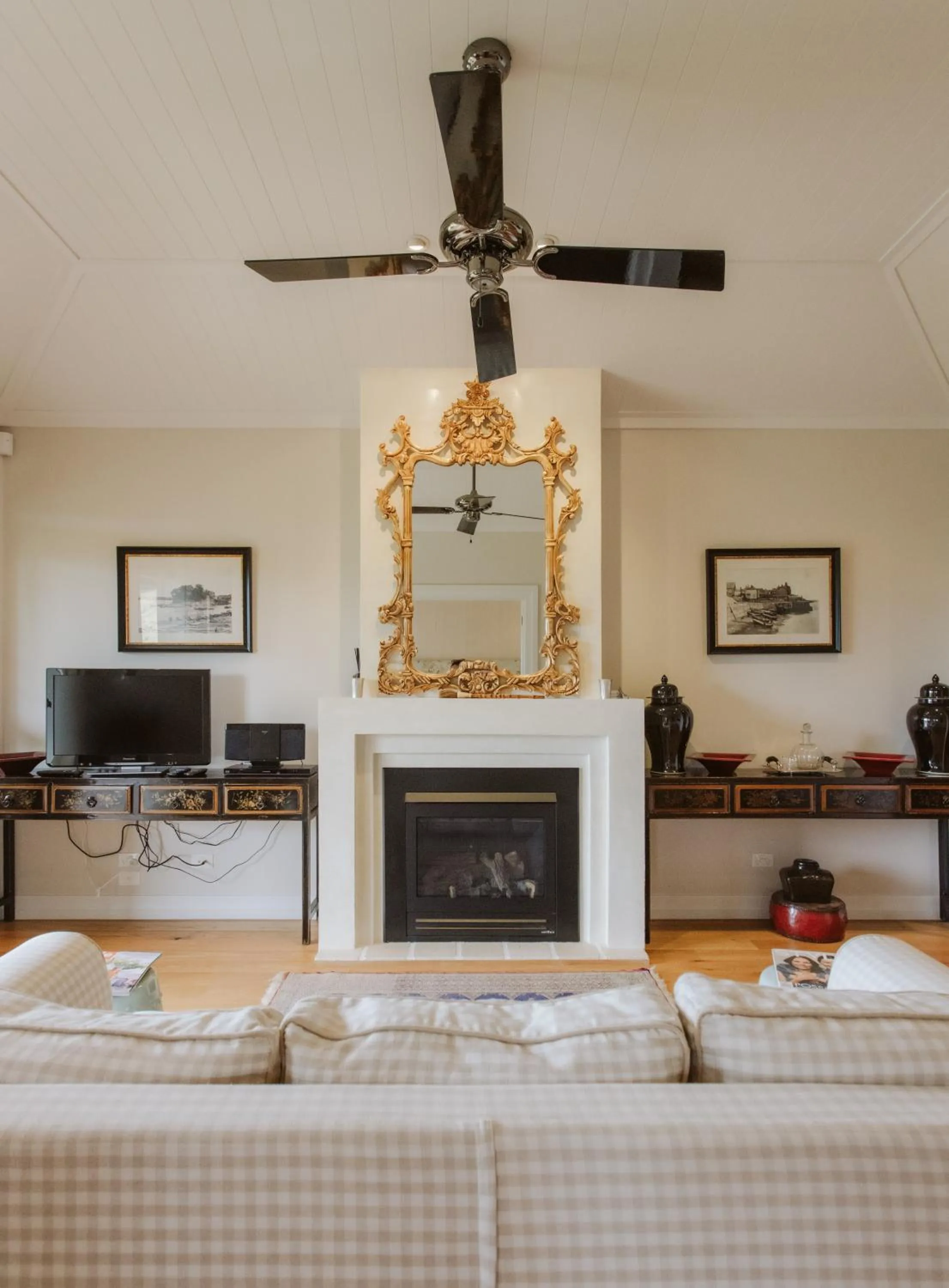 TV and multimedia in Pihopa Retreat