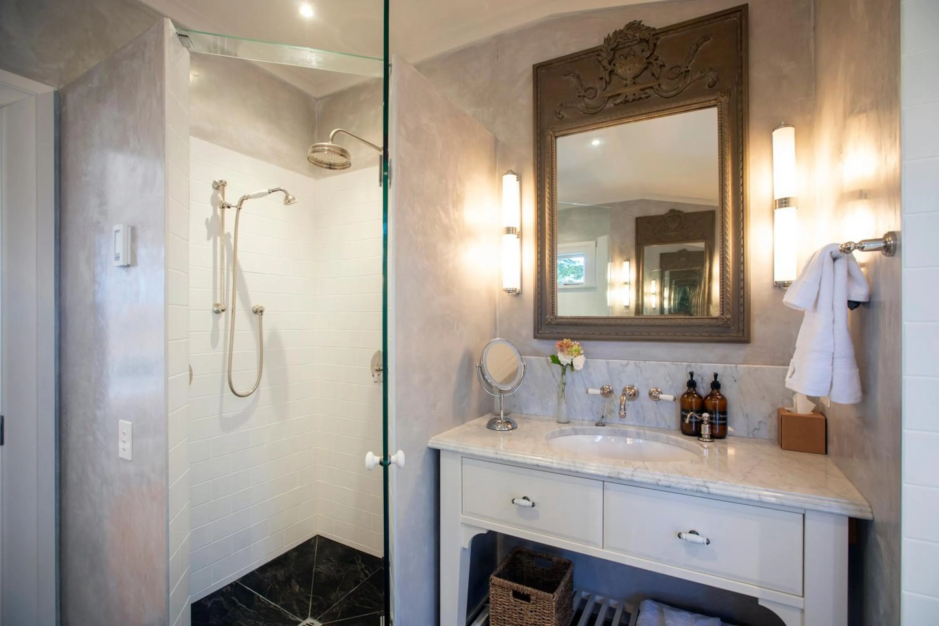 Shower in Pihopa Retreat