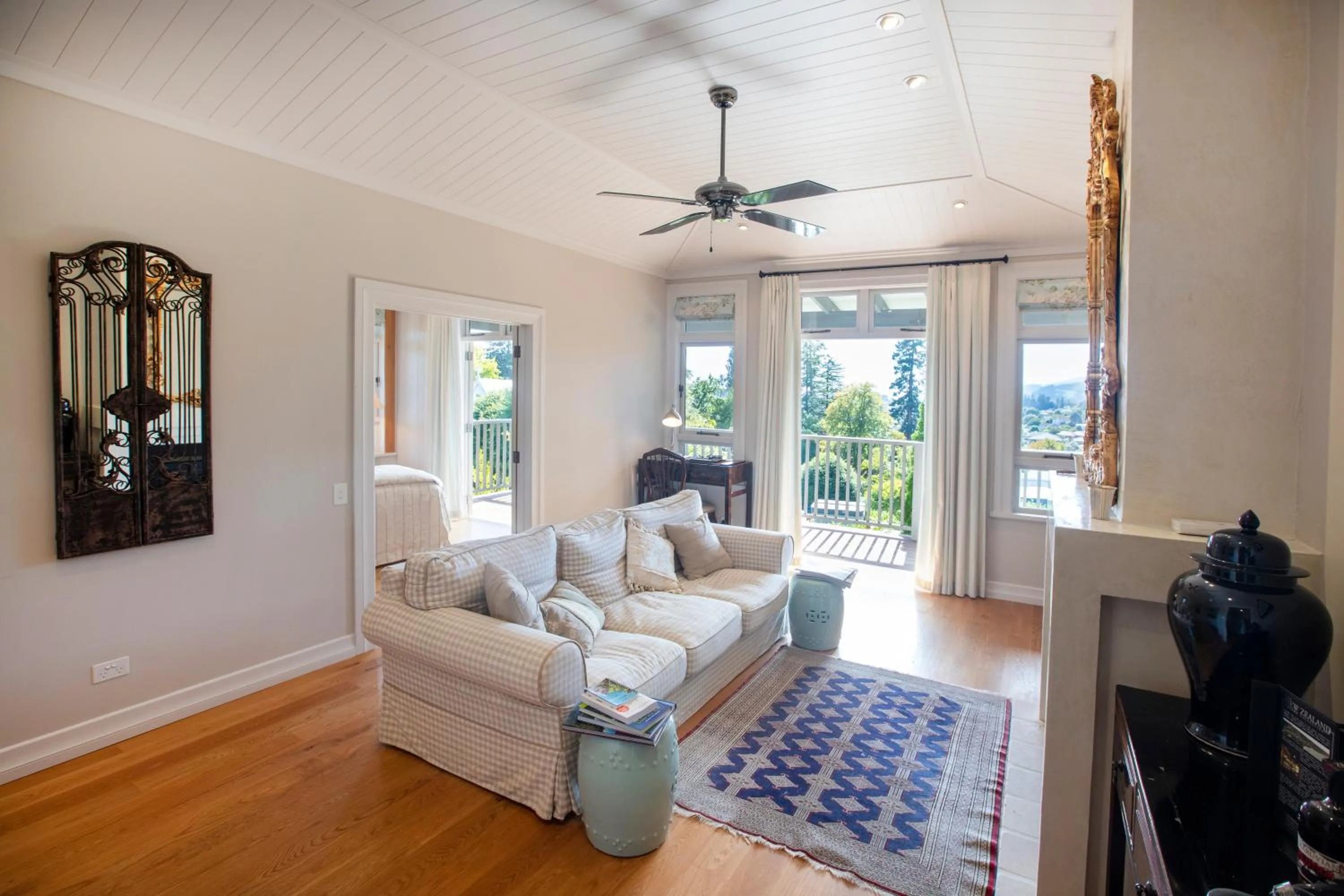 Living room in Pihopa Retreat