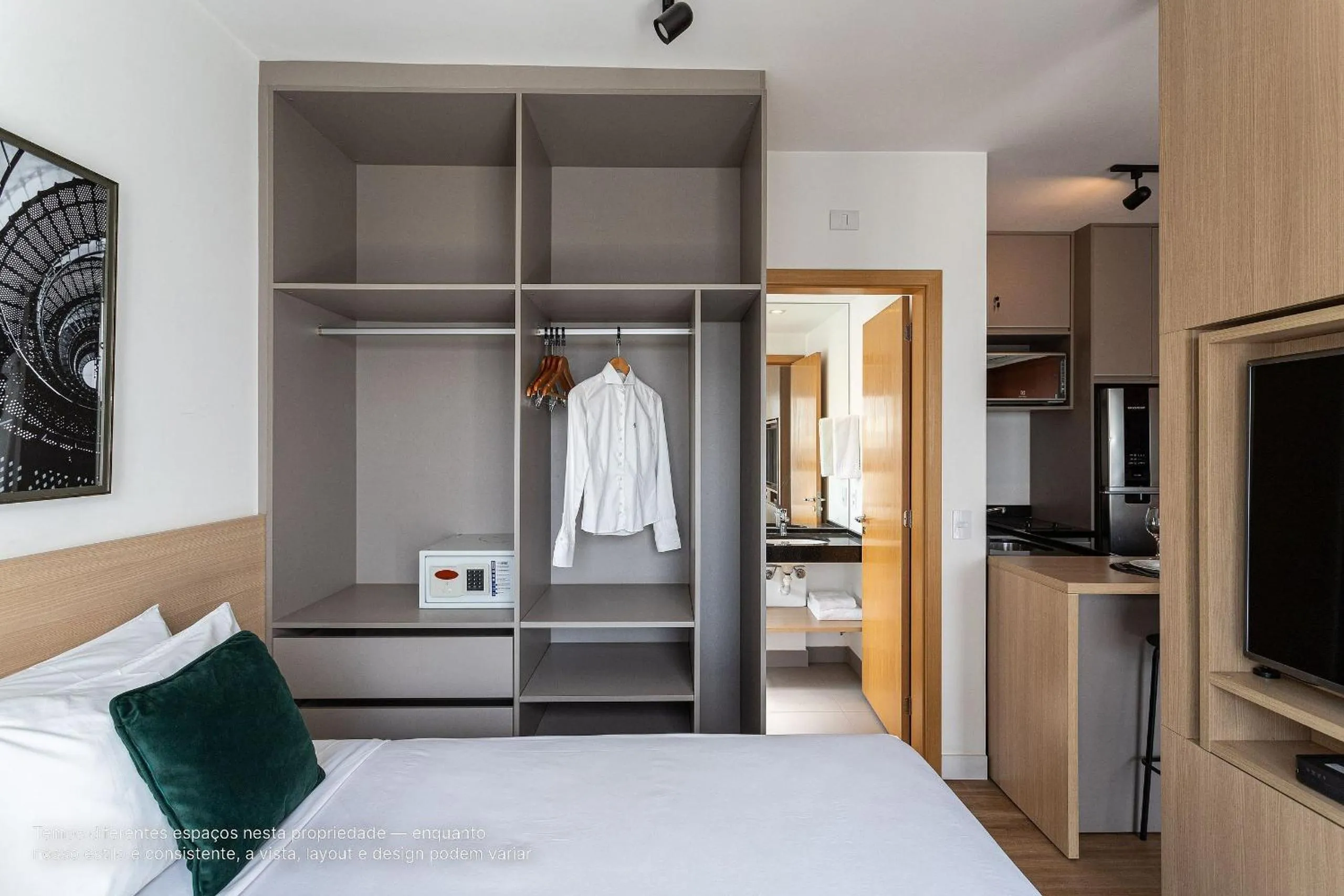 Photo of the whole room, Bed in Homelike by Viva - Apartamentos completos em Pinheiros a uma quadra da Faria Lima