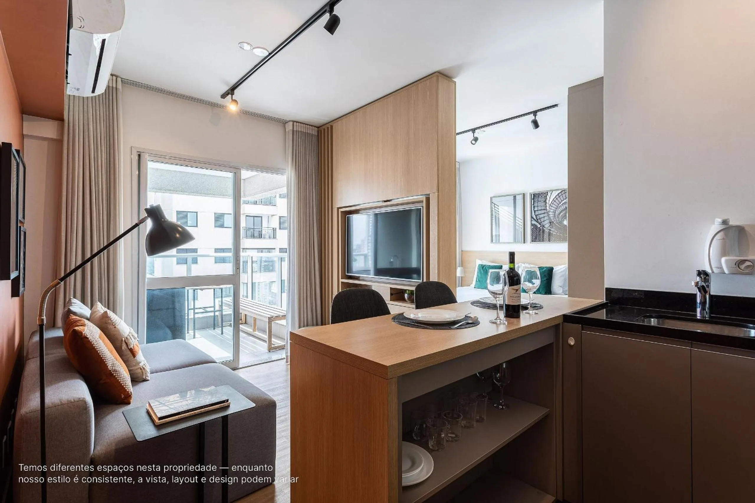 TV and multimedia in Homelike by Viva - Apartamentos completos em Pinheiros a uma quadra da Faria Lima