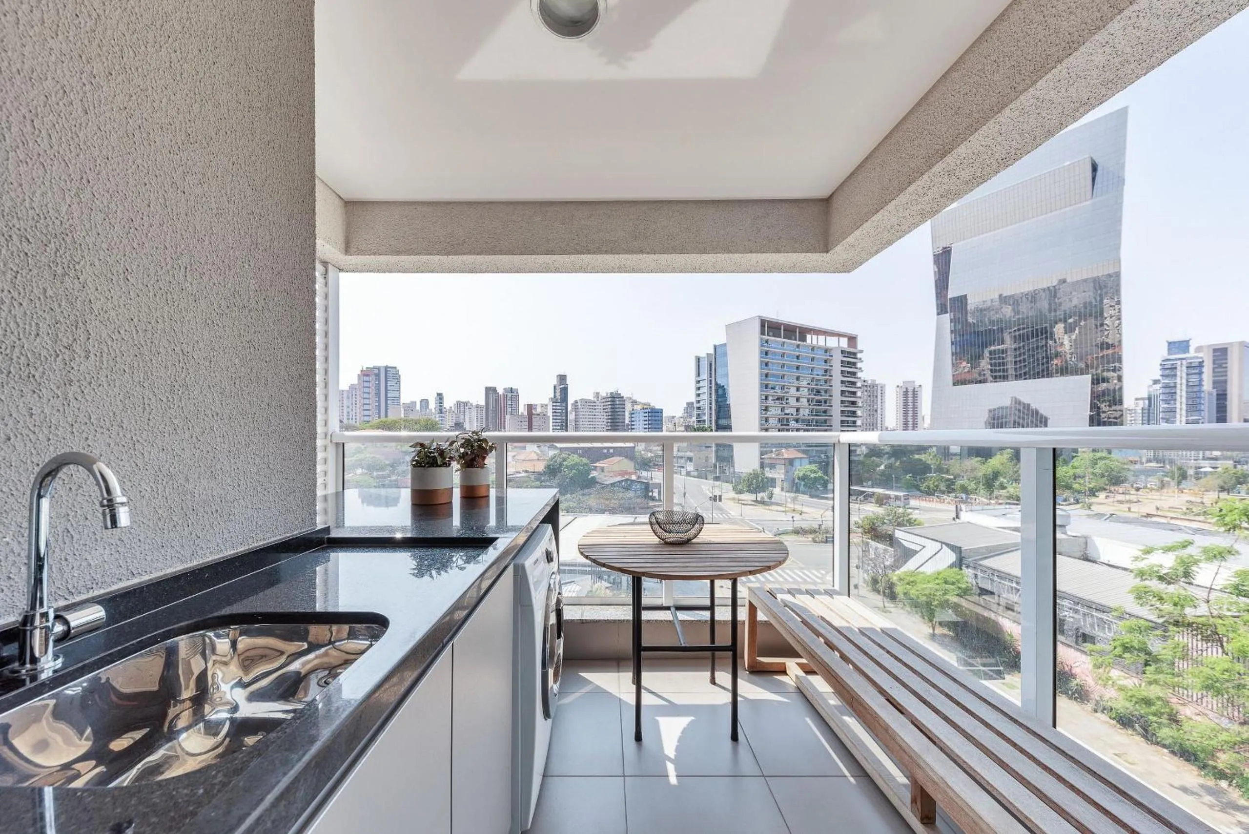 Day in Homelike by Viva - Apartamentos completos em Pinheiros a uma quadra da Faria Lima