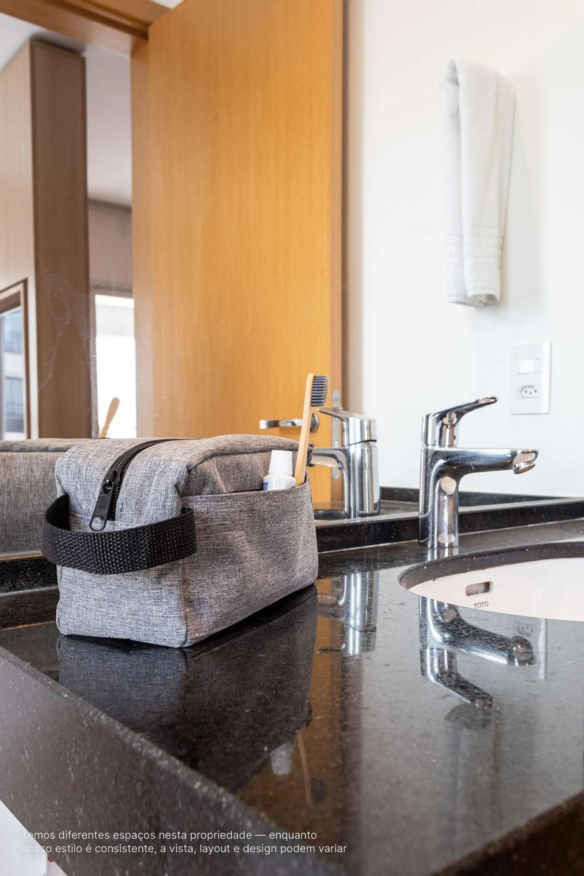 Bathroom in Homelike by Viva - Apartamentos completos em Pinheiros a uma quadra da Faria Lima