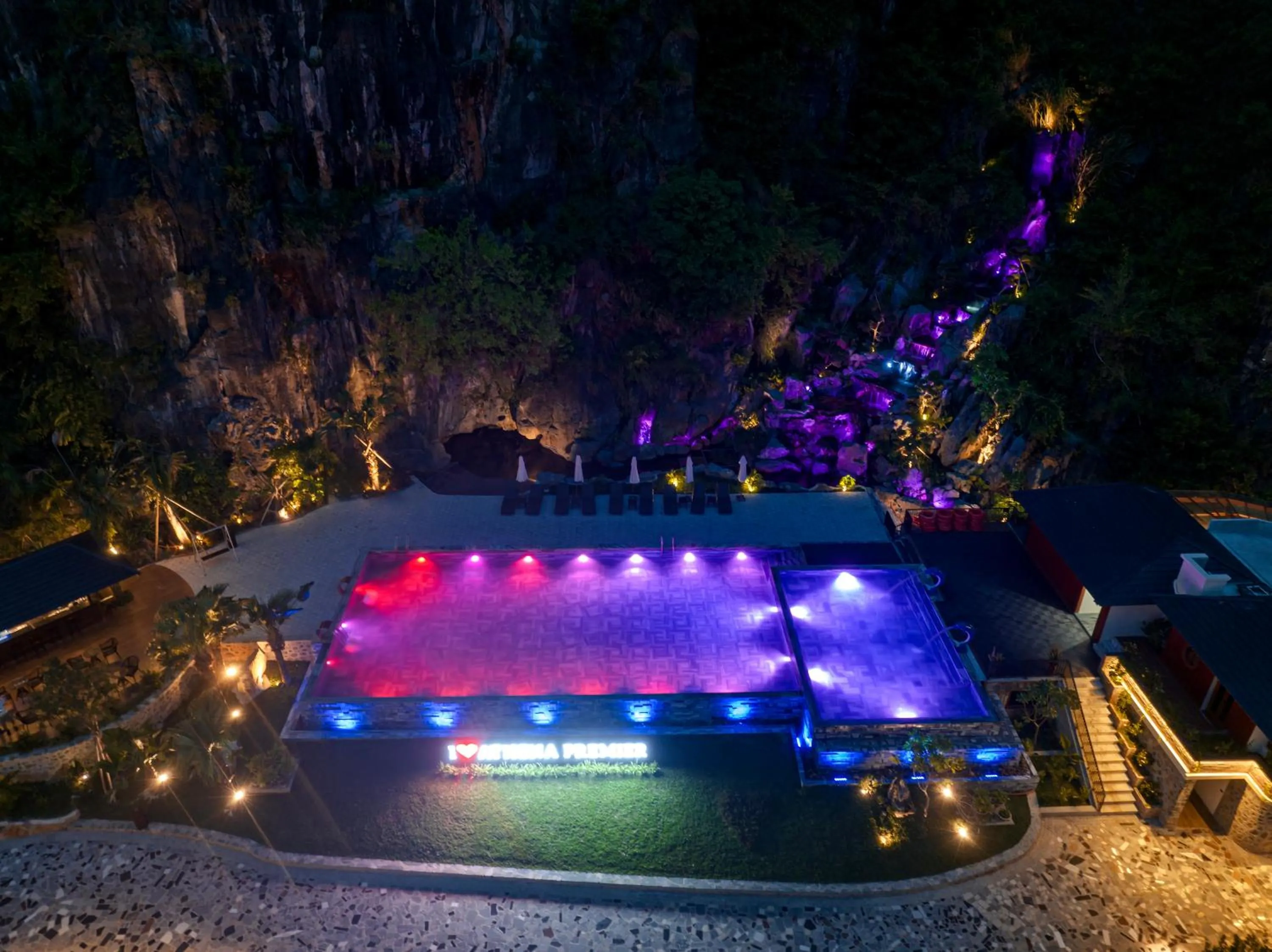 Night in Athena Premier Resort Ninh Bình