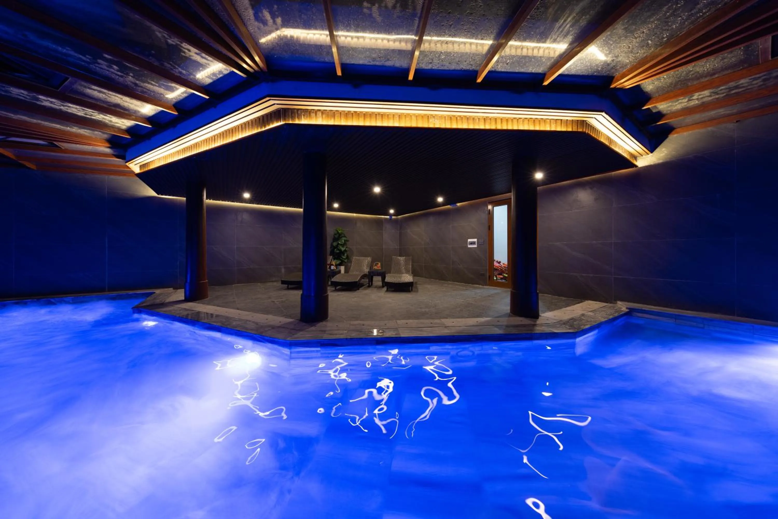 Hot Tub in Athena Premier Resort Ninh Bình