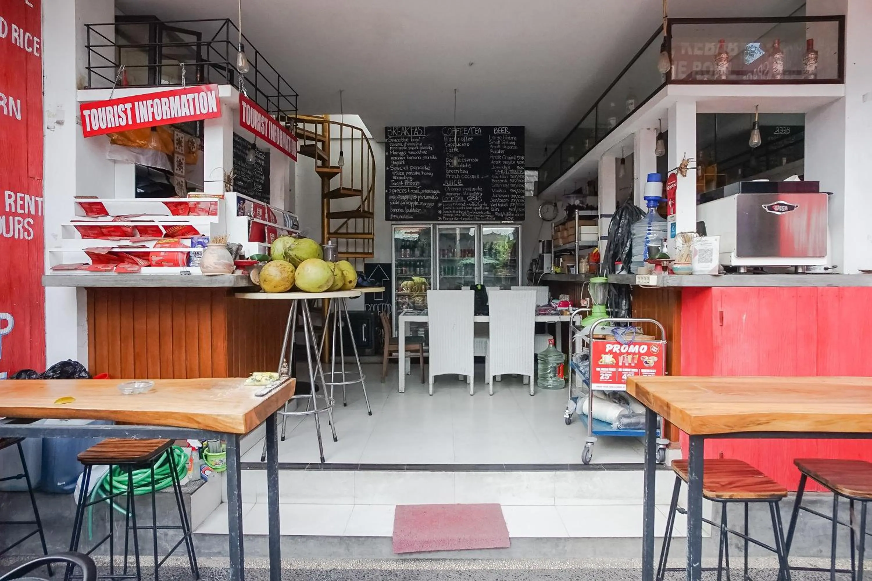 Restaurant/places to eat in Margarita Apartment and Coworking Canggu