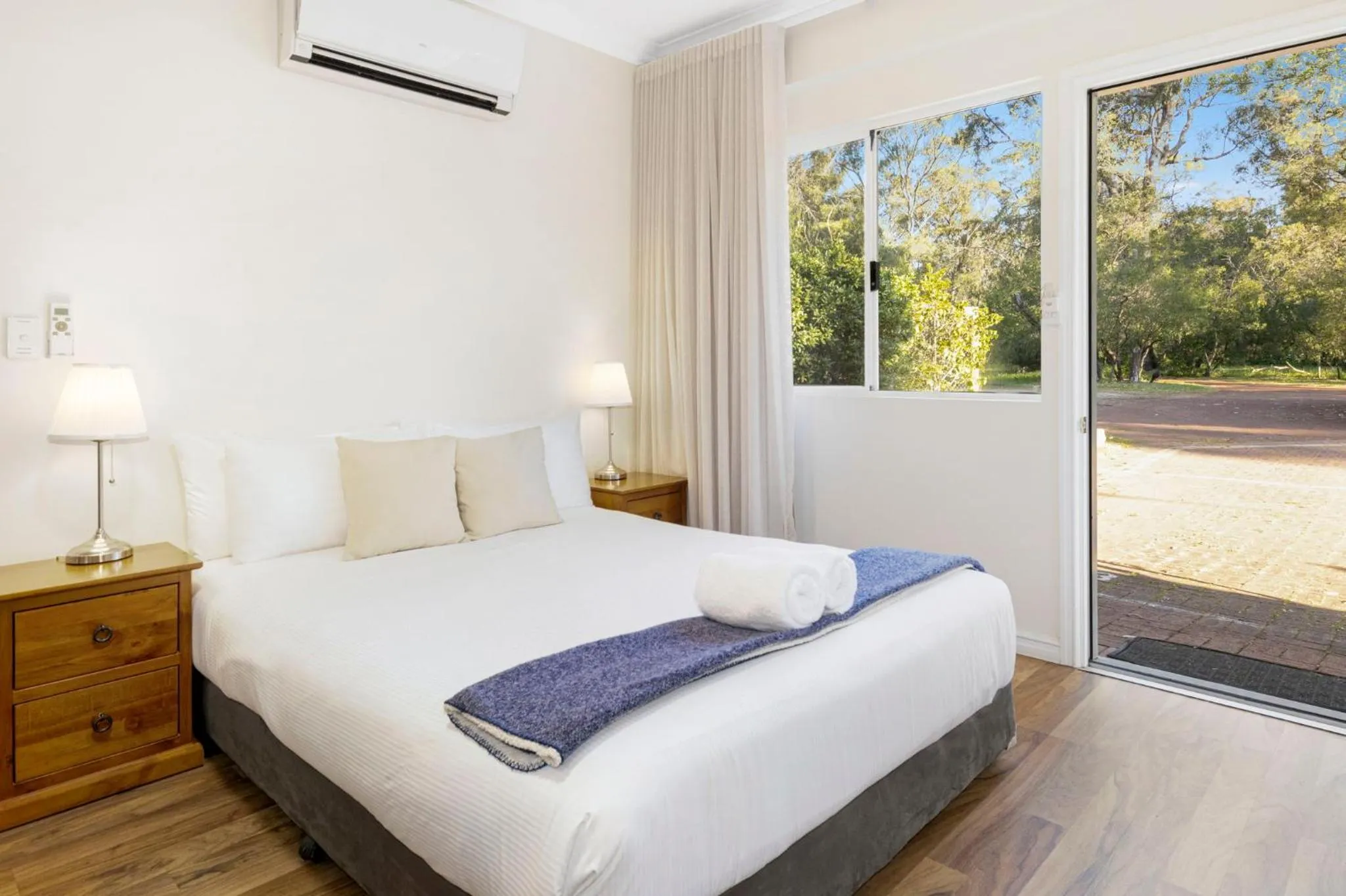 Bed in Inn The Tuarts Guest Lodge