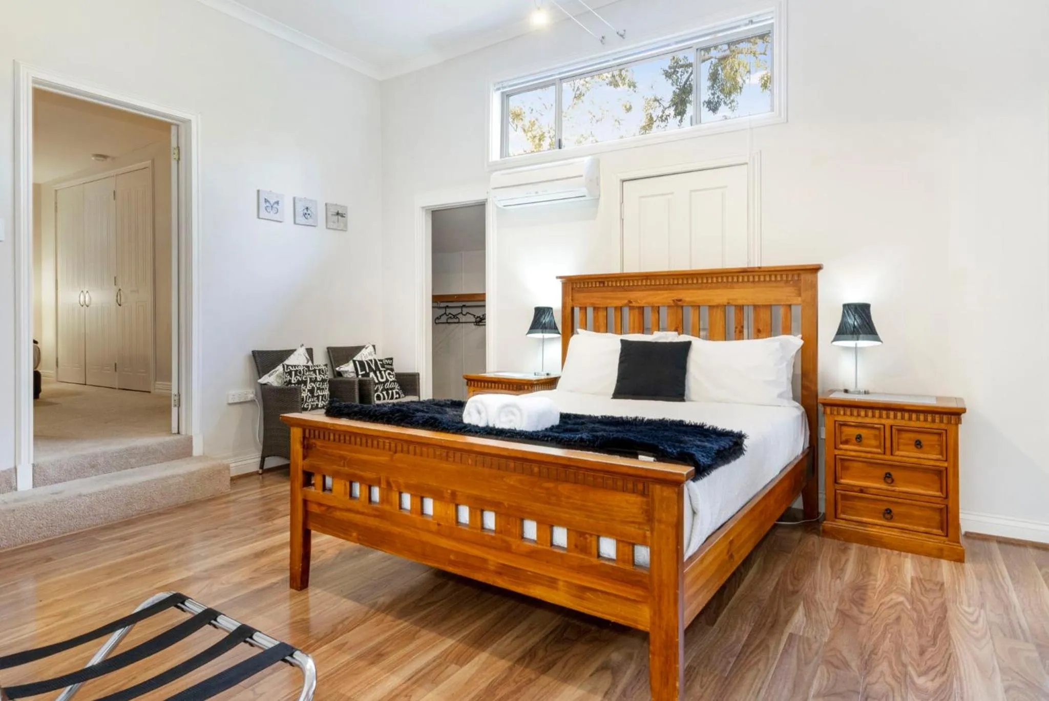 Bed in Inn The Tuarts Guest Lodge