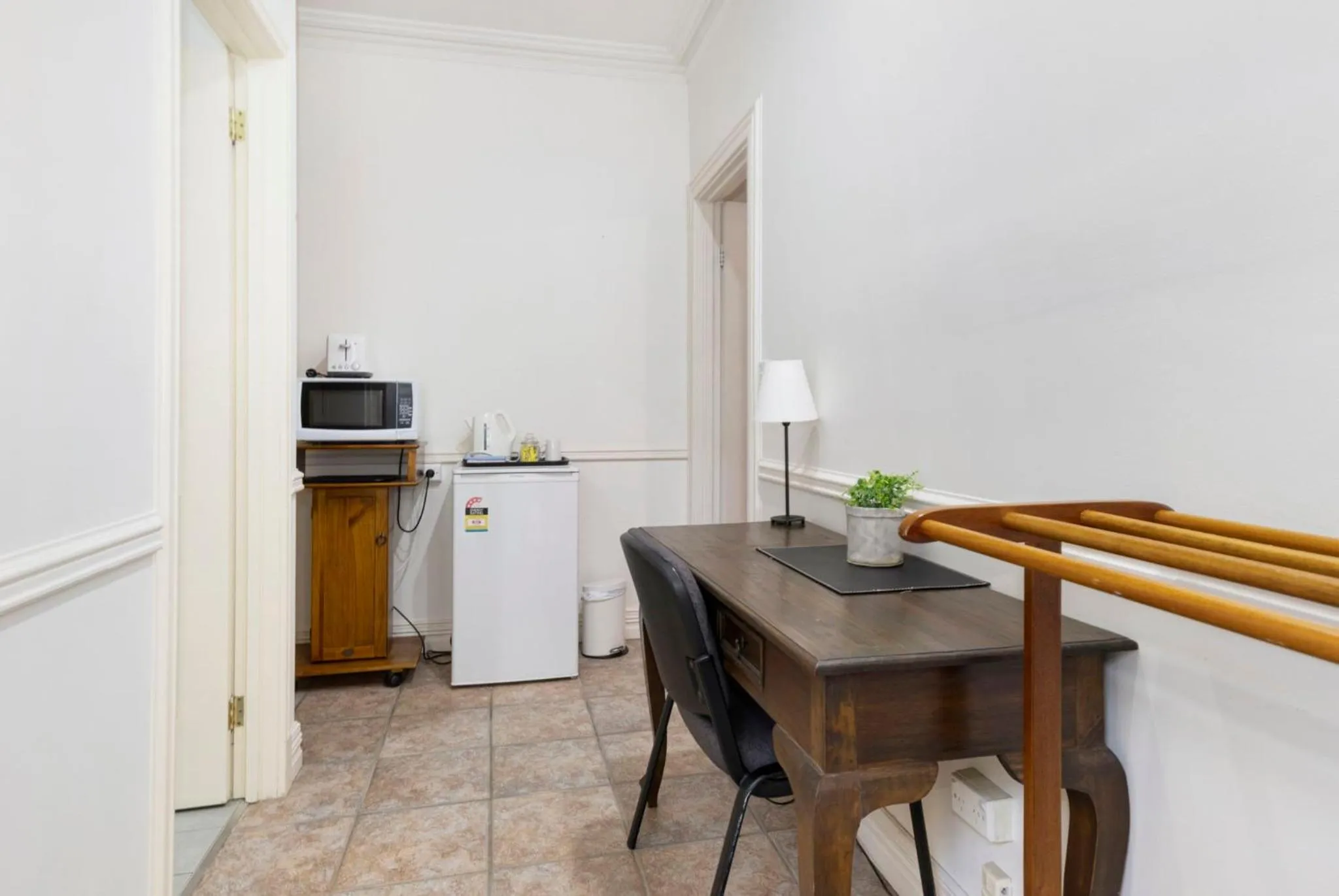 Inn The Tuarts Guest Lodge