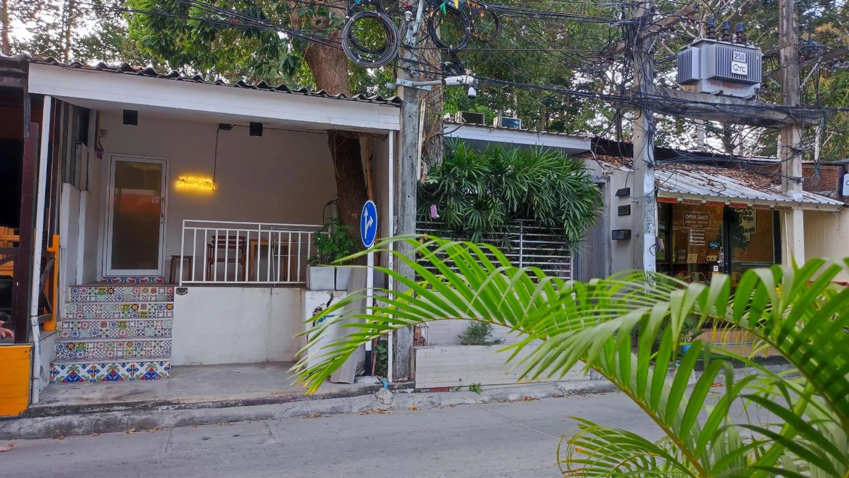 Facade/entrance in Sidewalk Boutique Hotel