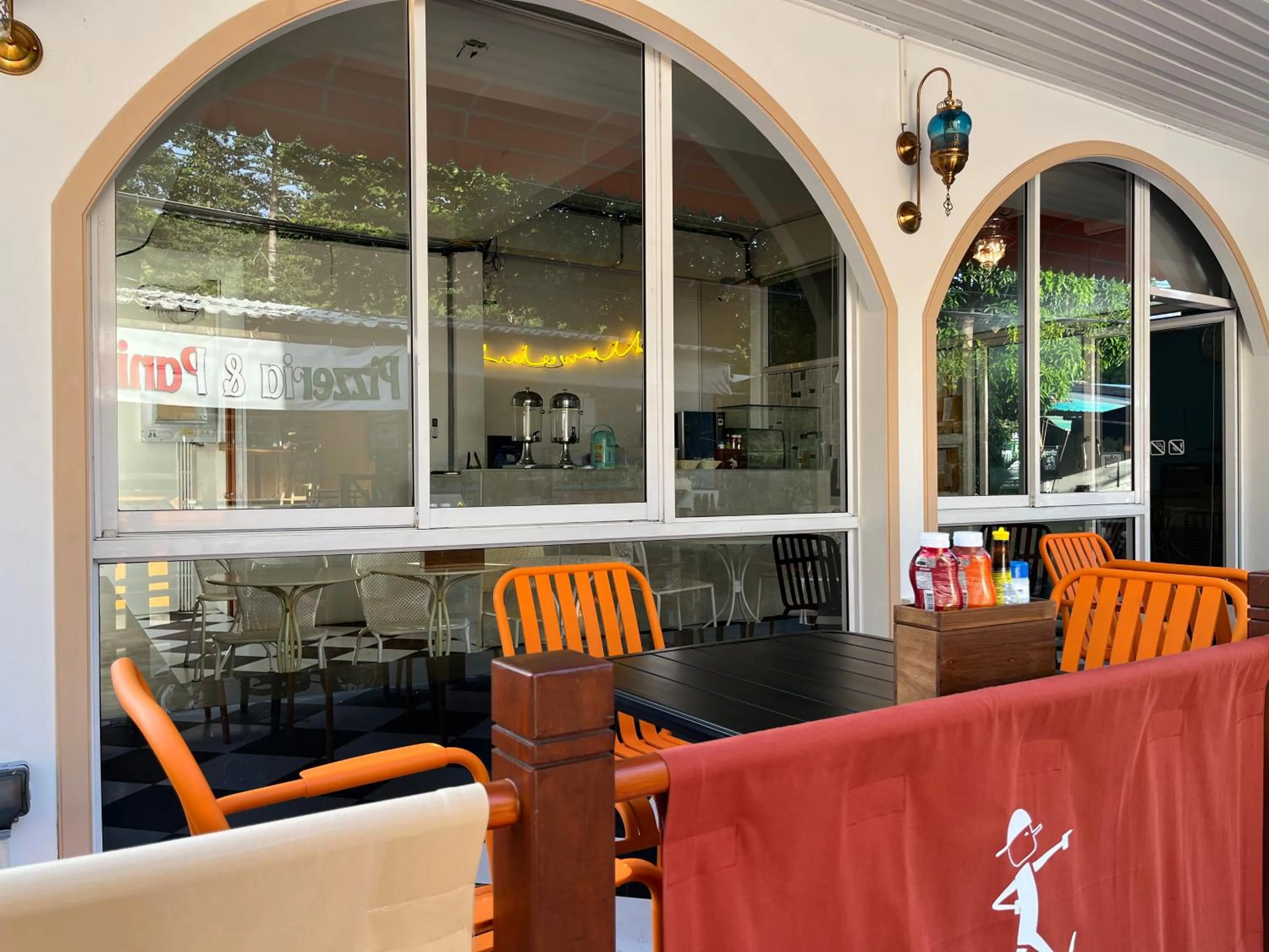 Sidewalk Boutique Hotel