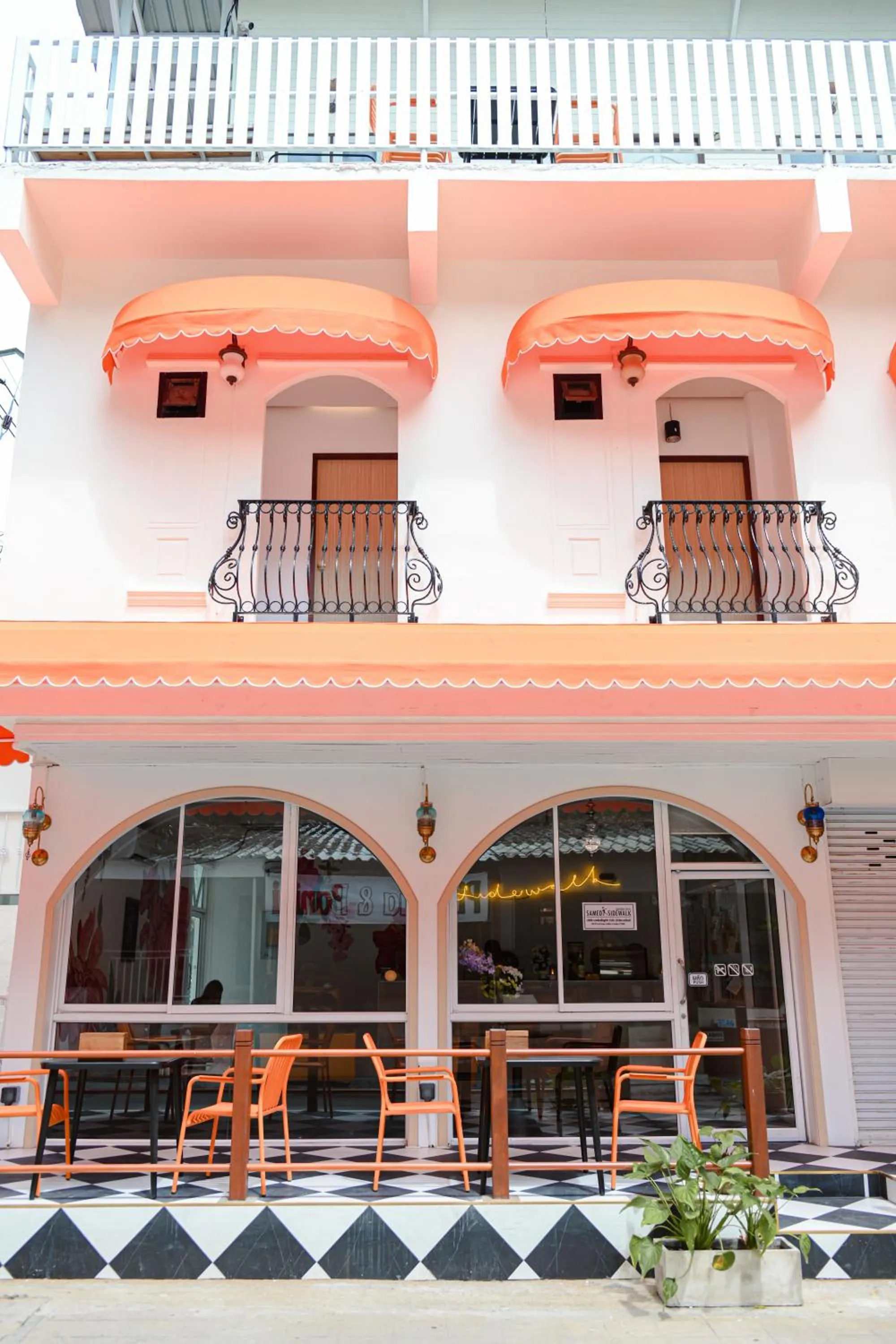 Sidewalk Boutique Hotel