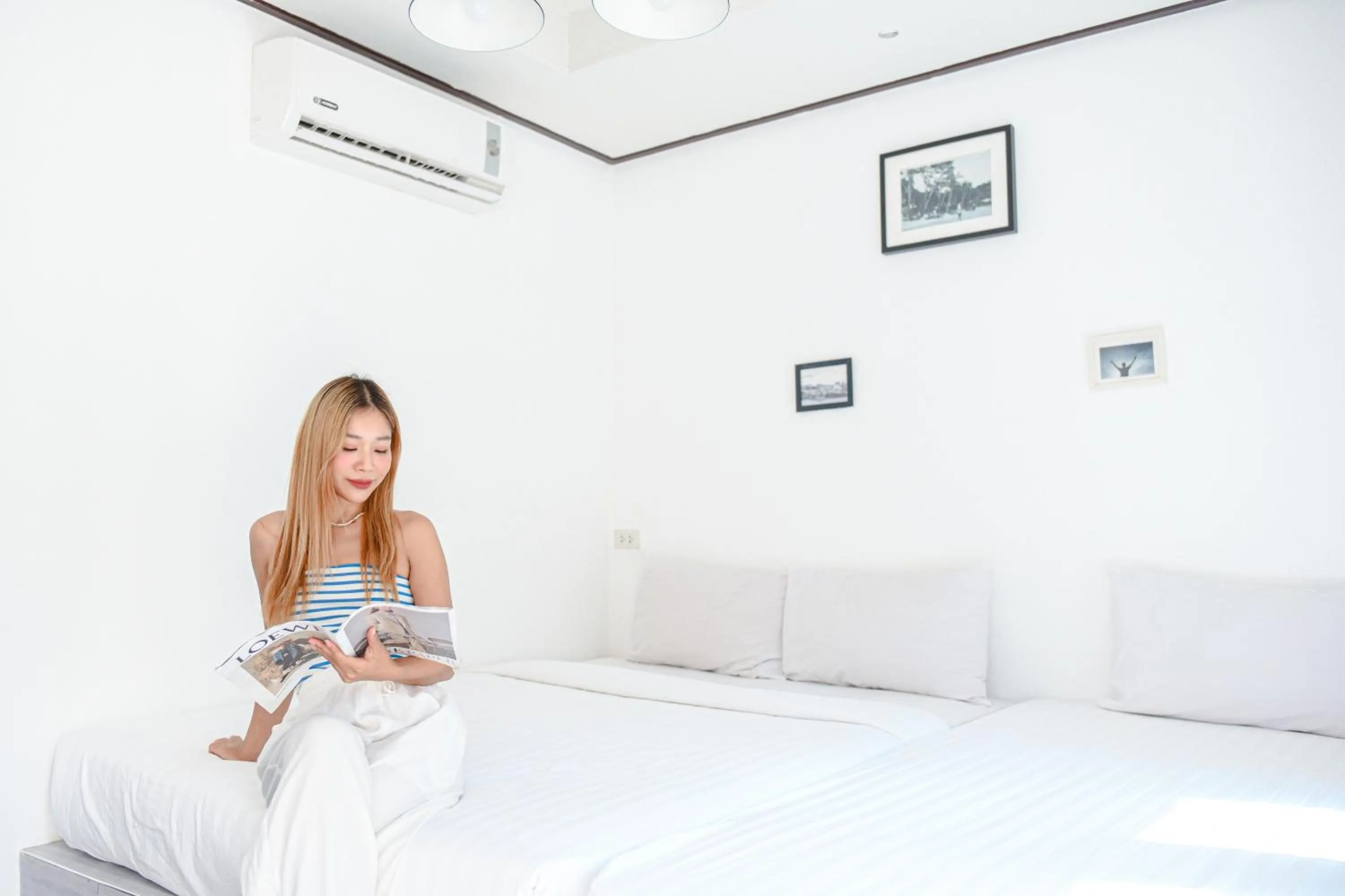 Bedroom, Bed in Sidewalk Boutique Hotel