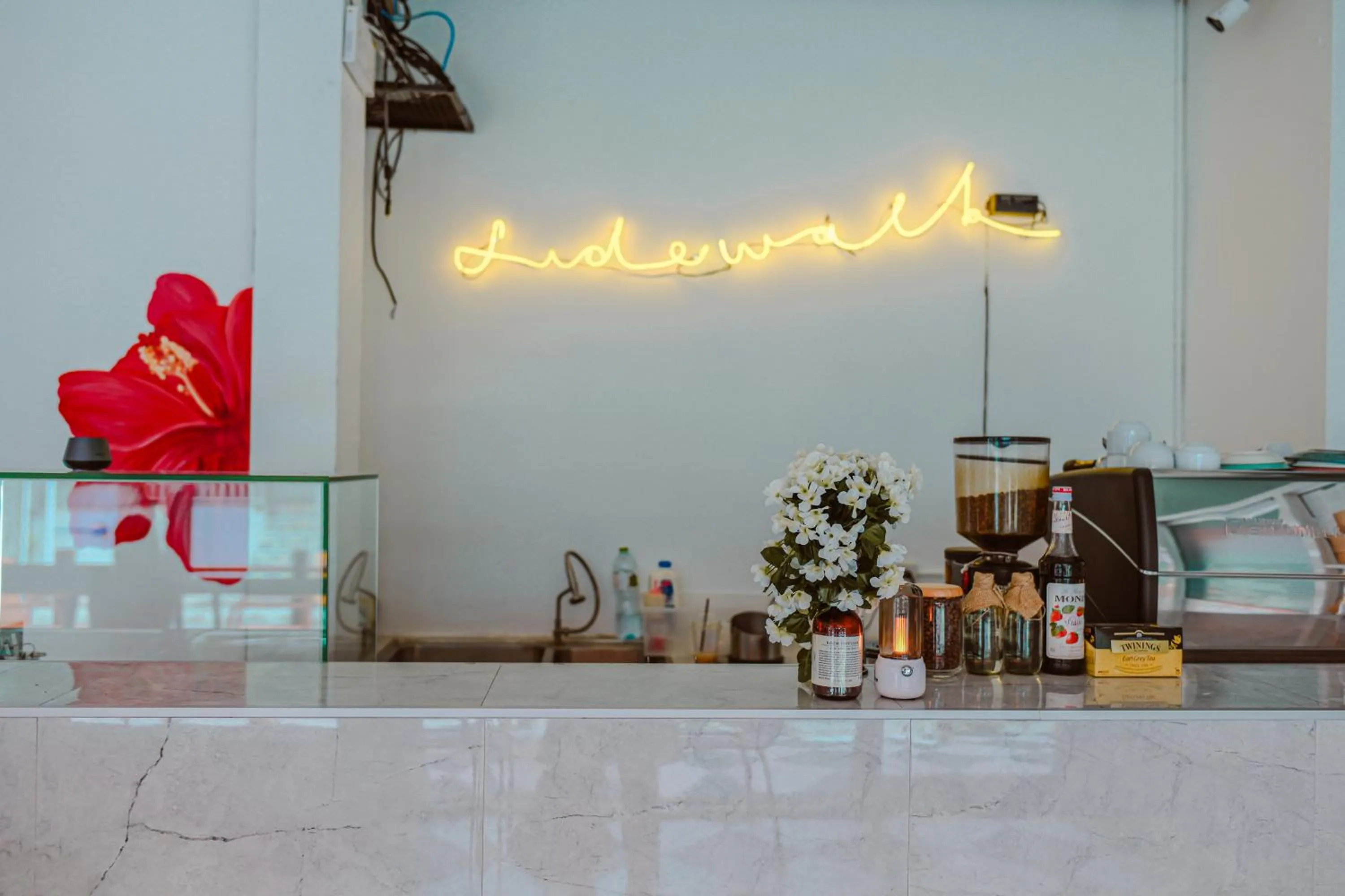 Sidewalk Boutique Hotel