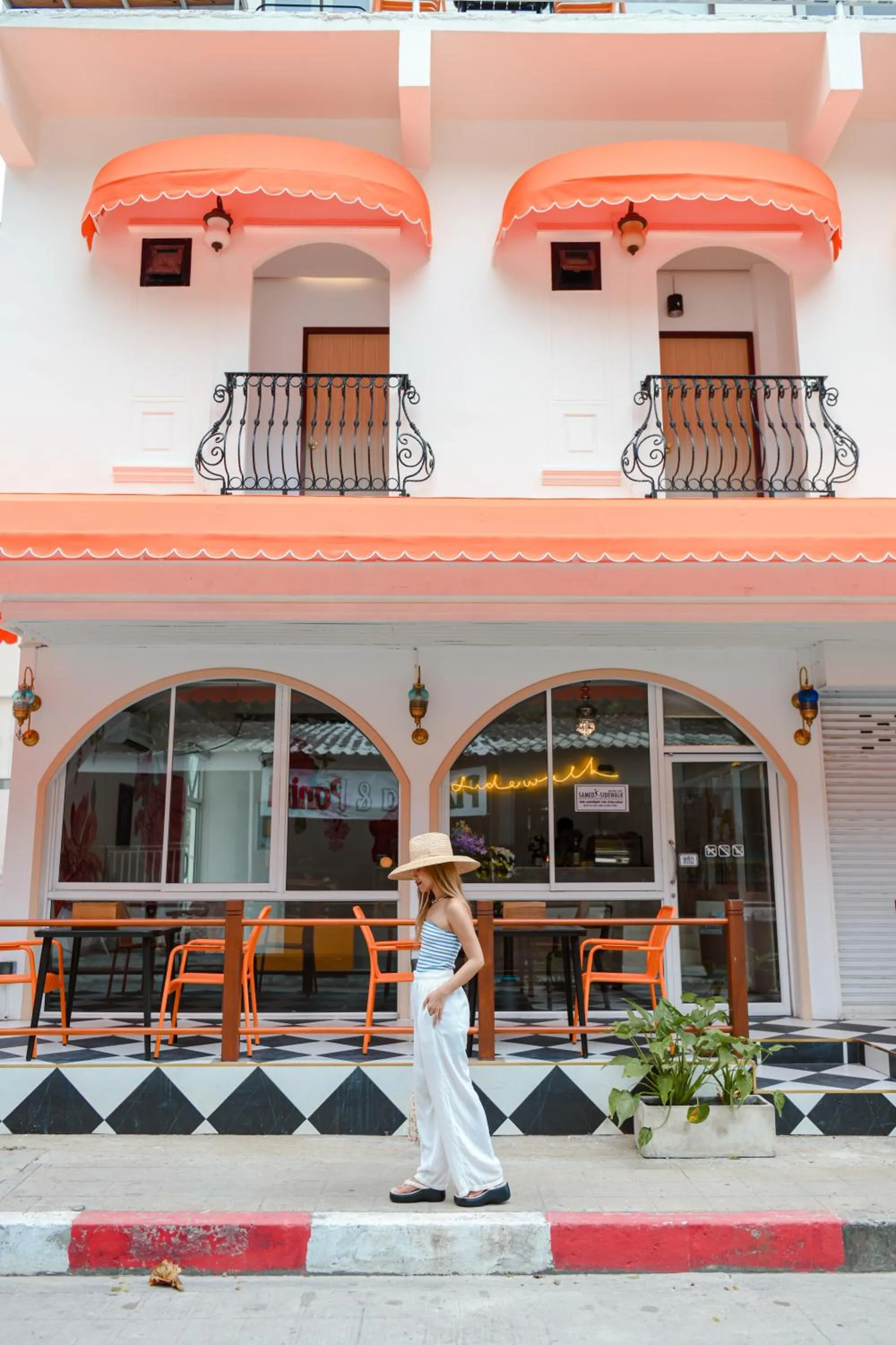 Sidewalk Boutique Hotel