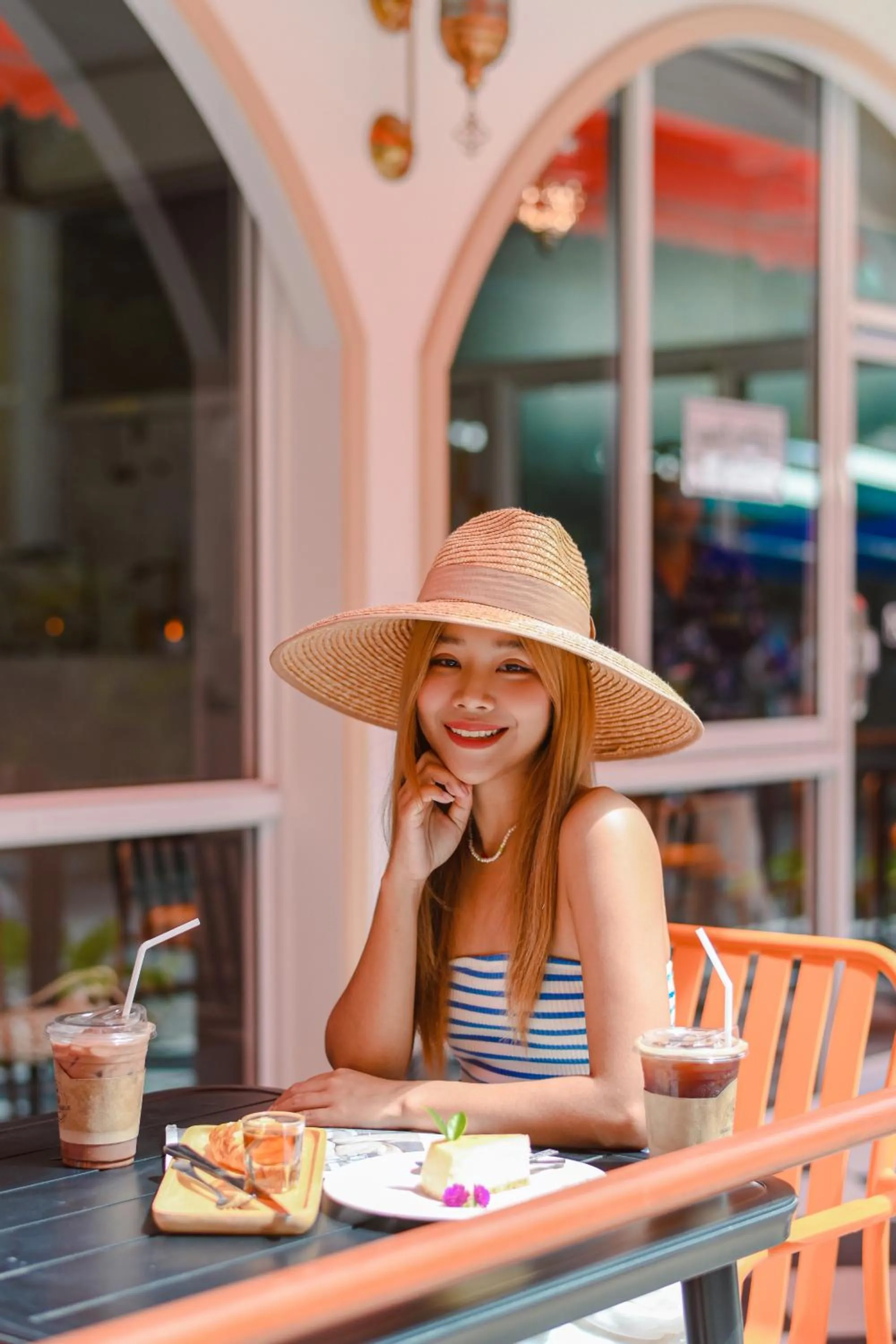 Restaurant/places to eat in Sidewalk Boutique Hotel