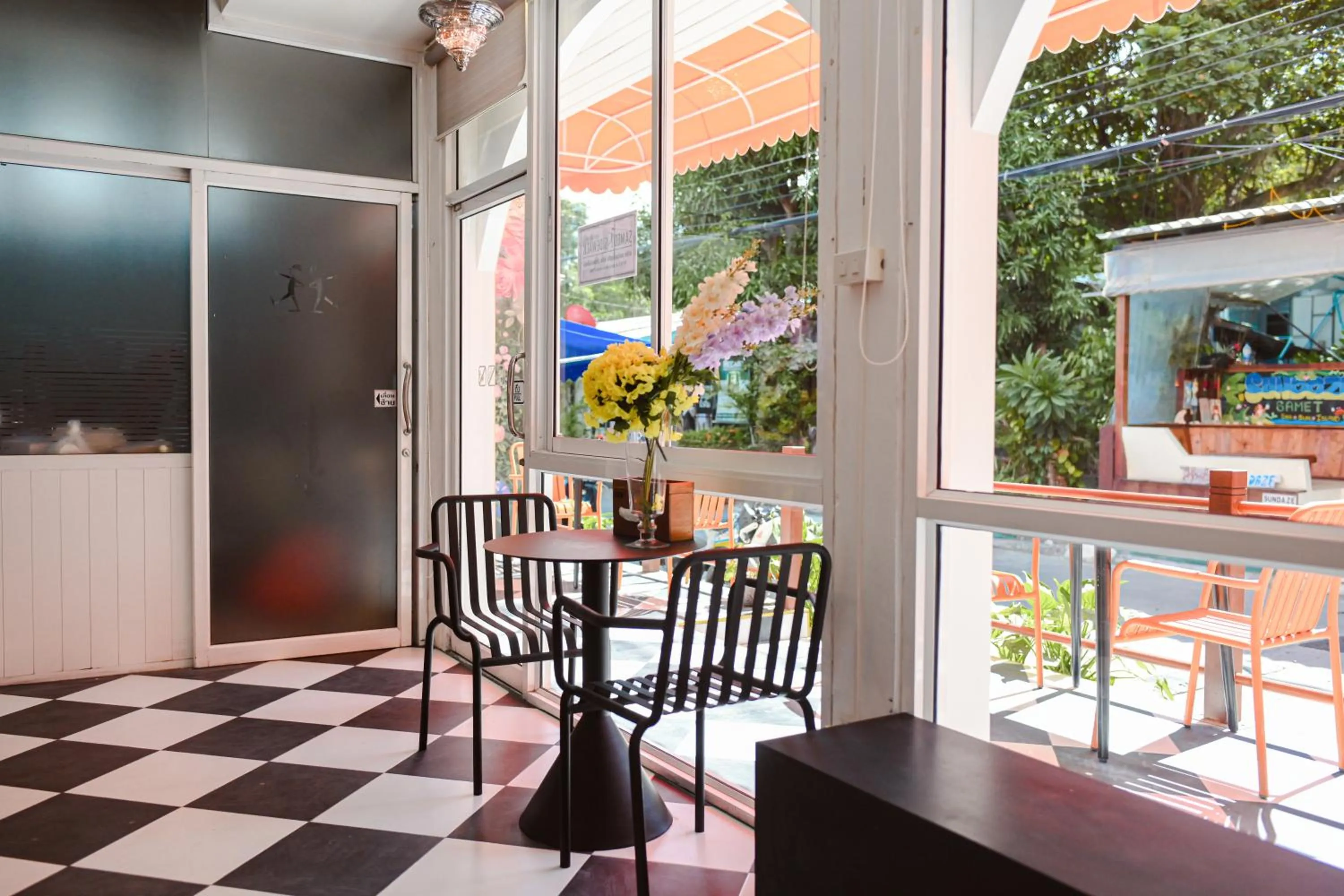 Sidewalk Boutique Hotel