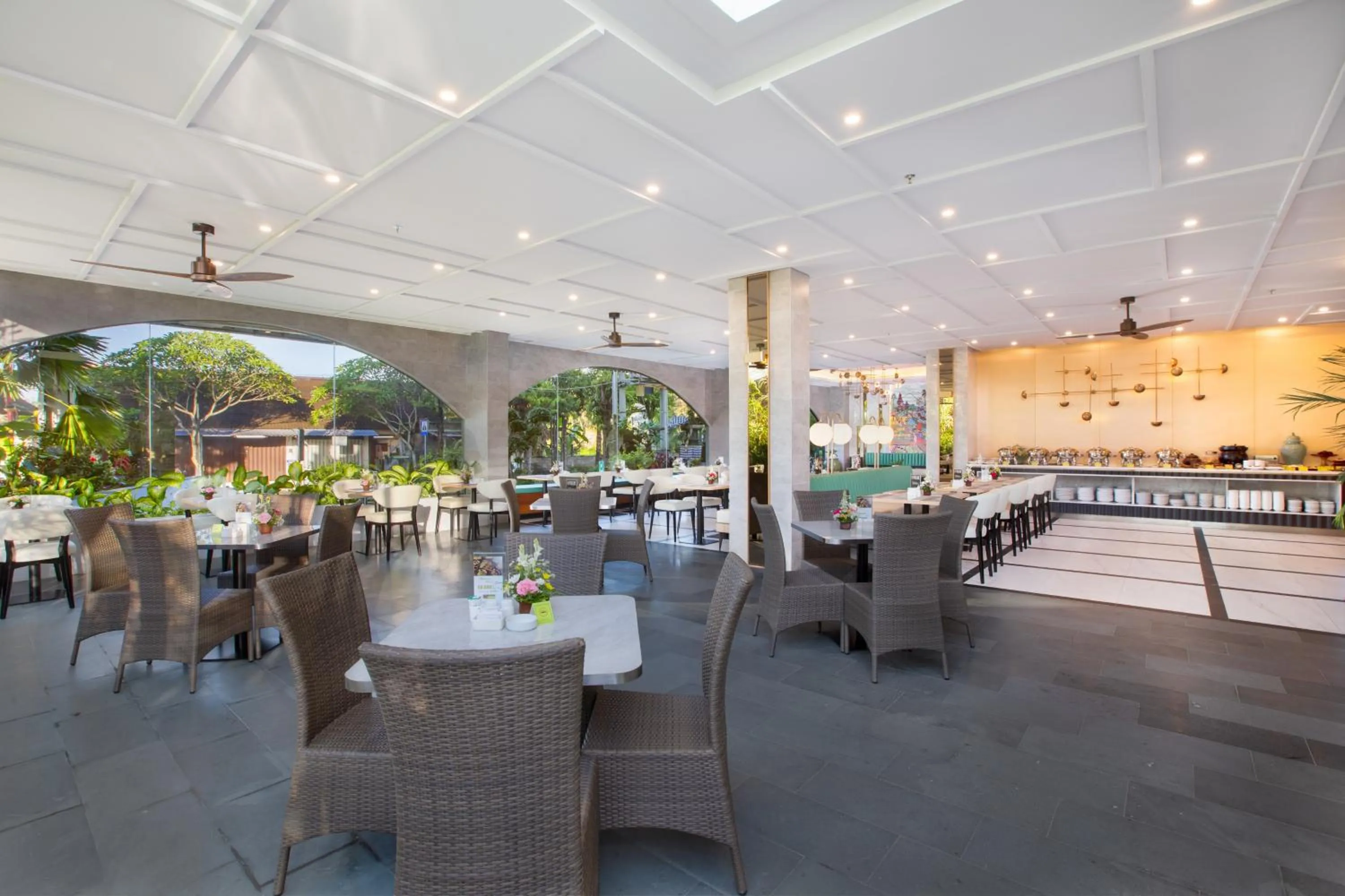 Restaurant/places to eat in RV Hotel Gianyar