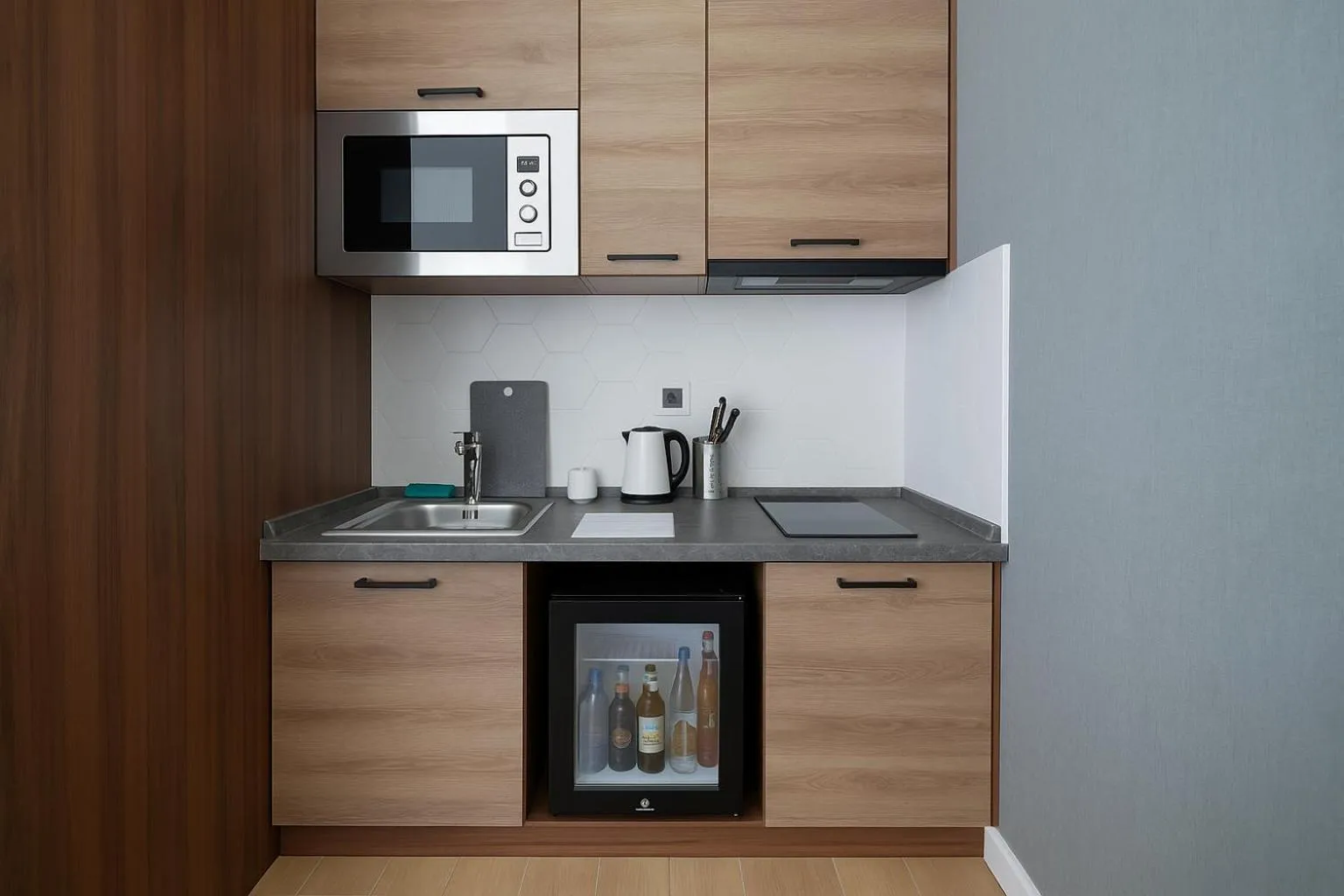 Coffee/tea facilities in Tauke Khan Plaza